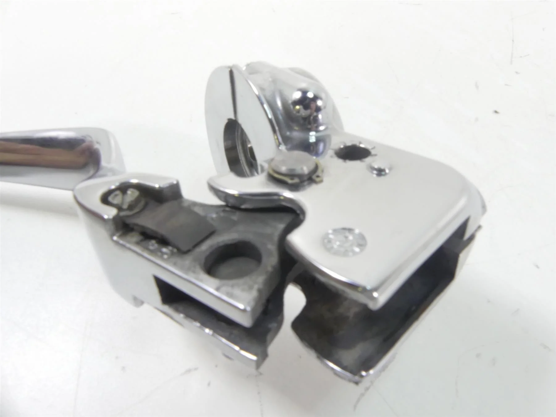 2006 Harley Touring FLHTCUI Electra Glide Chrome Clutch Perch & Lever 38608-96 - Image 6