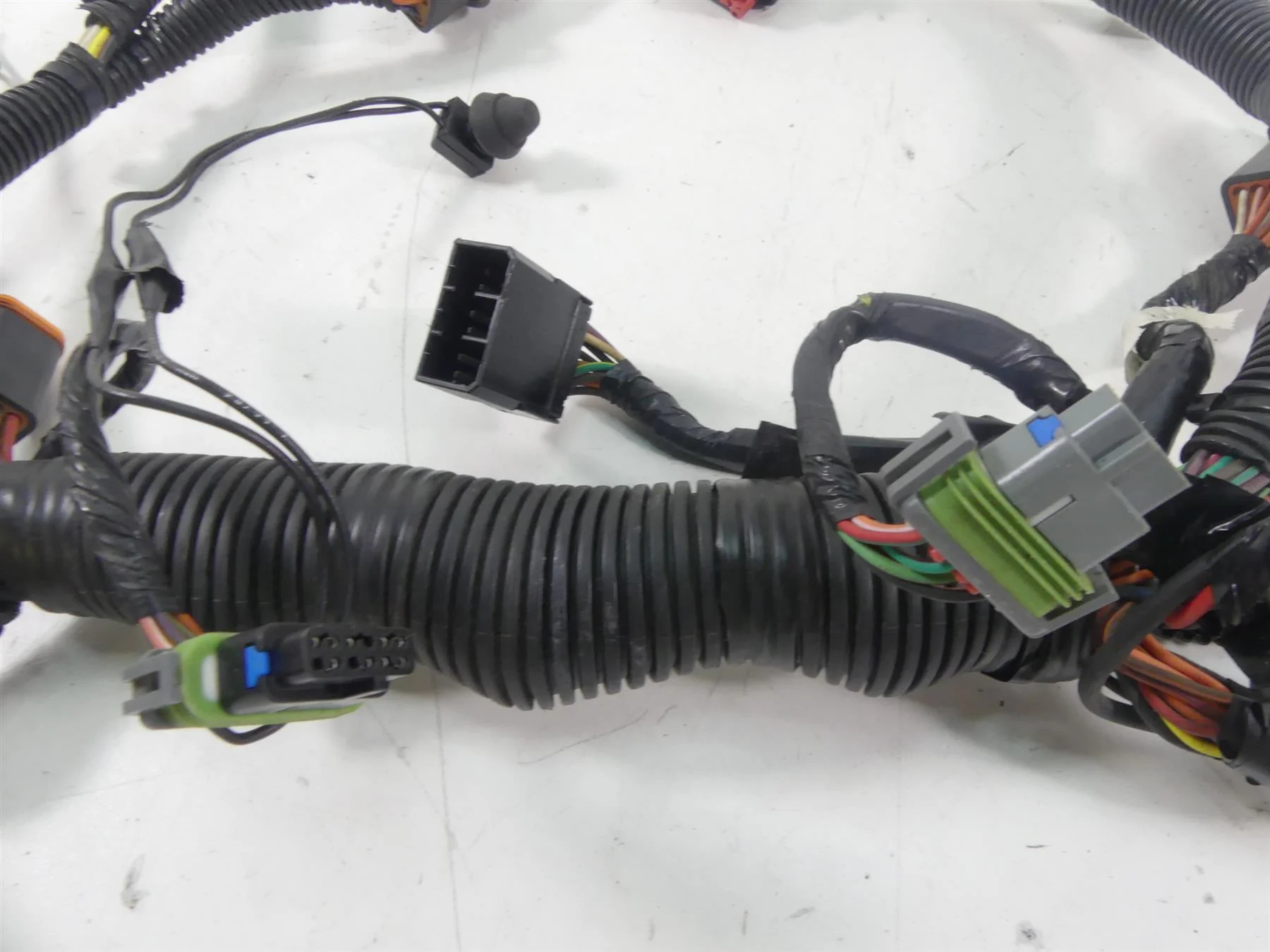 2006 Harley Touring FLHTCUI Electra Glide Front Fairing Wiring Harness 70232-06 - Image 9