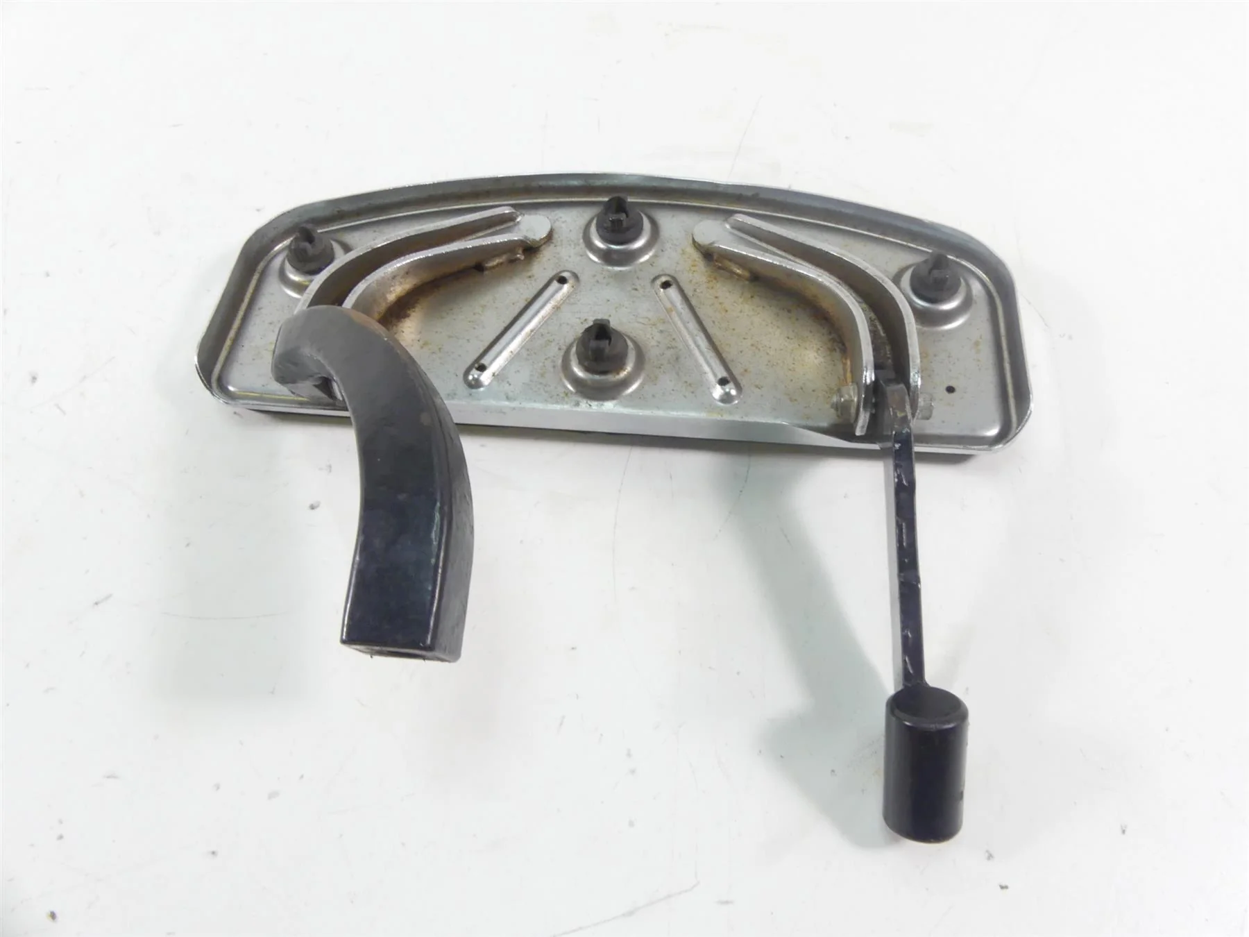 2006 Harley Touring FLHTCUI Electra Glide Front Right Floor Board 50518-83B - Image 5