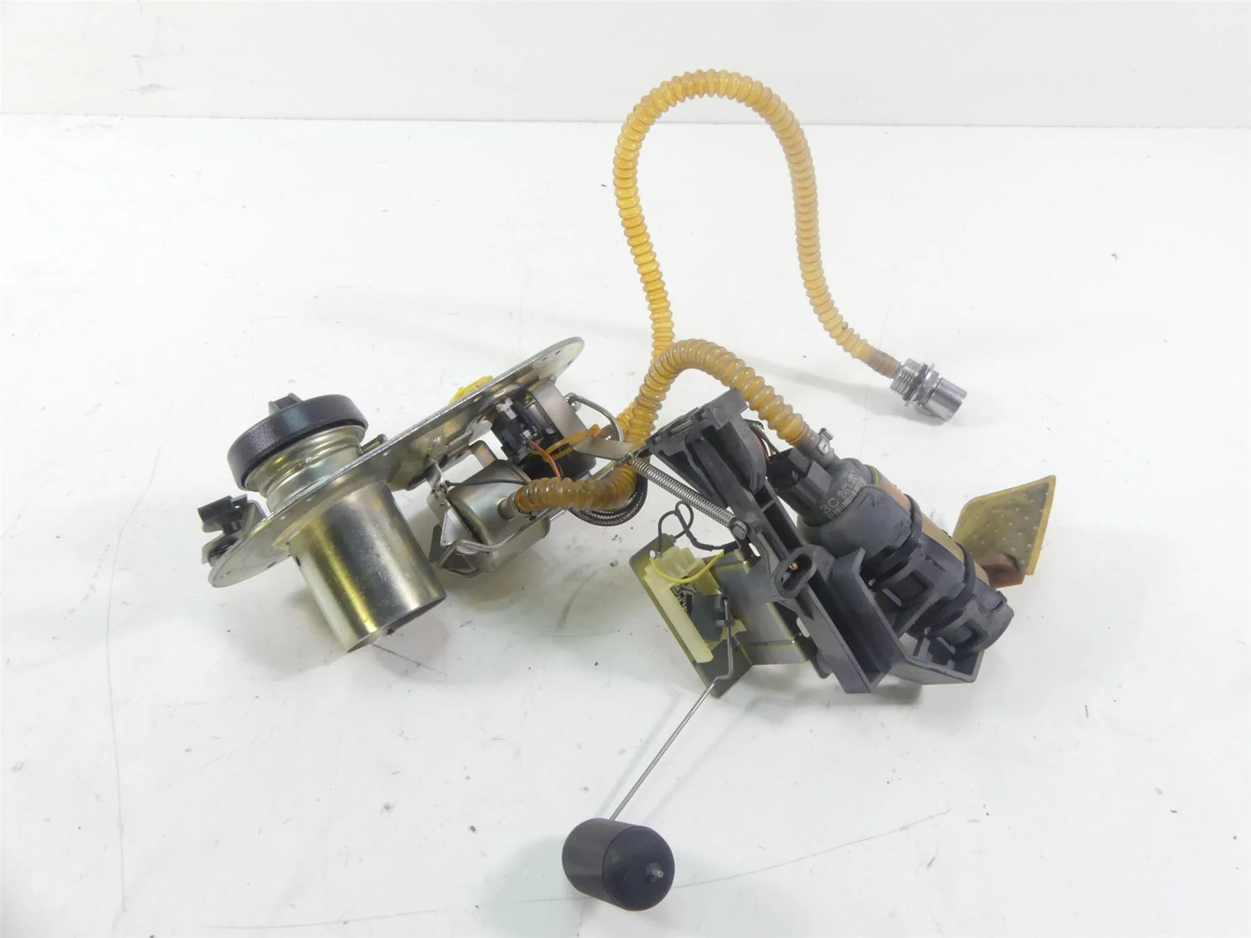 2006 Harley Touring FLHTCUI Electra Glide Fuel Gas Petrol Pump 75126-06 - Image 3