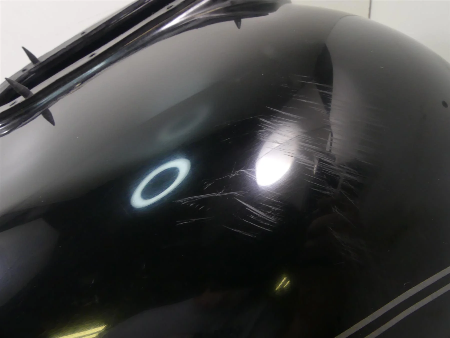 2006 Harley Touring FLHTCUI Electra Glide Fuel Gas Petrol Tank  61356-03 - Image 5