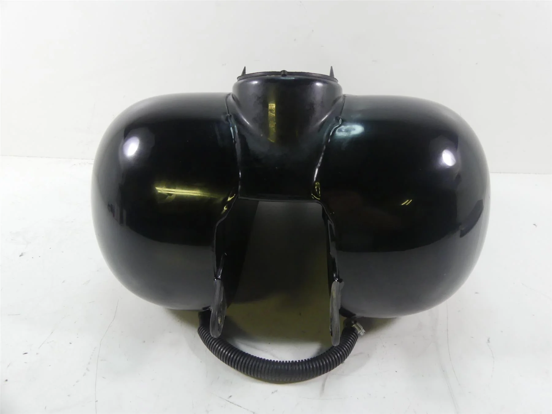 2006 Harley Touring FLHTCUI Electra Glide Fuel Gas Petrol Tank  61356-03 - Image 6
