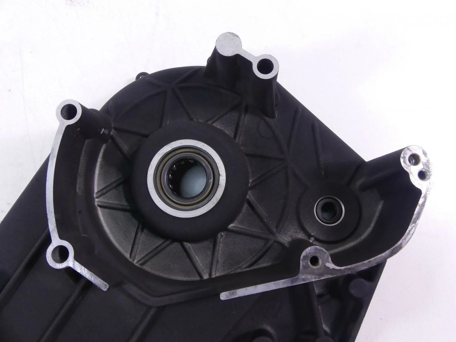 2006 Harley Touring FLHTCUI Electra Glide Inner Primary Drive Cover 60677-01C - Image 11