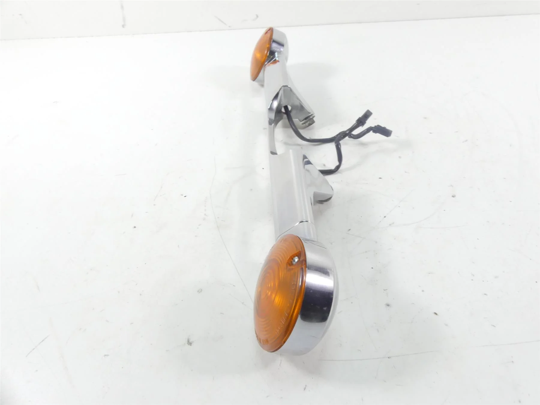 2006 Harley Touring FLHTCUI Electra Glide Rear Chrome Blinker Bar 68145-98 - Image 2