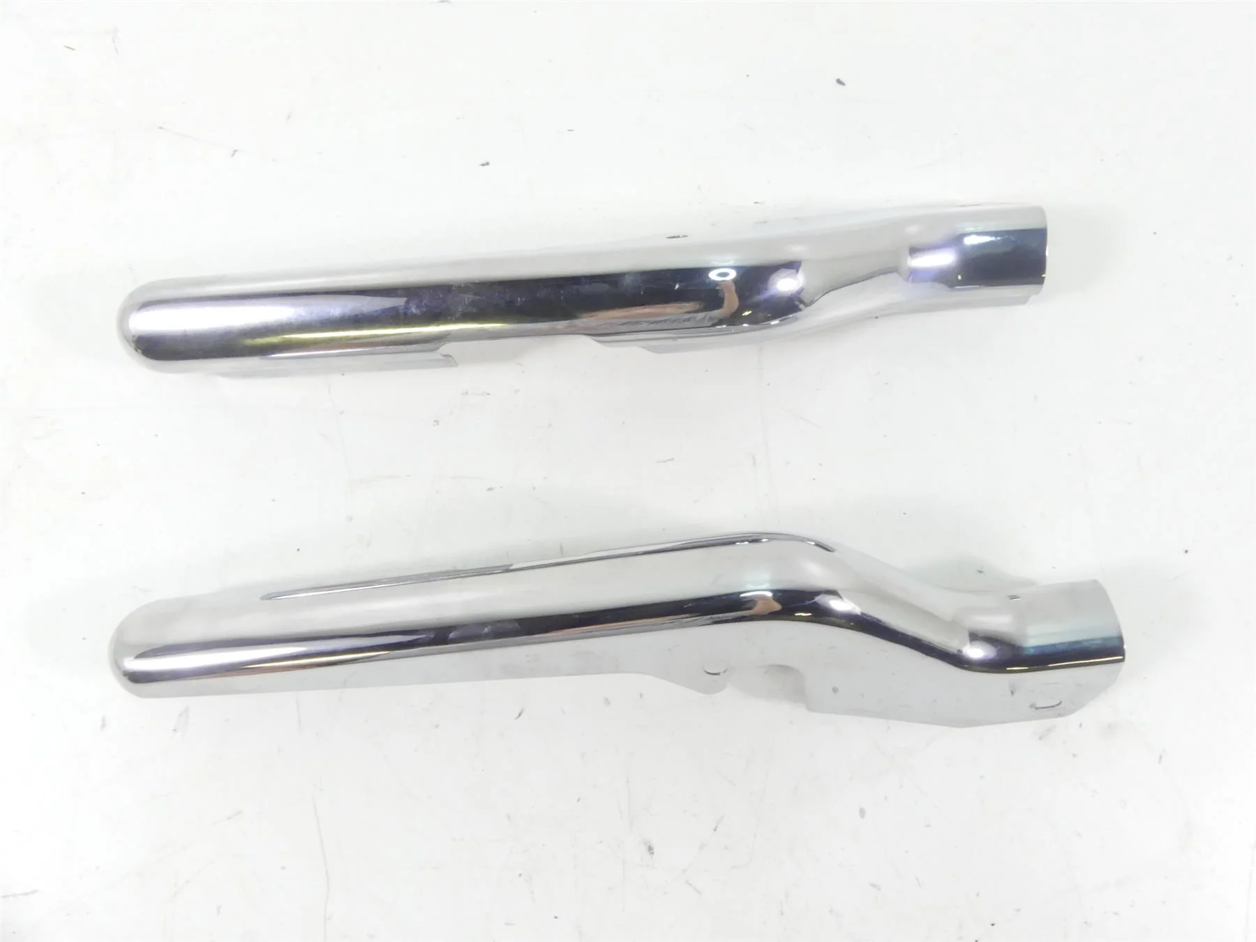 2006 Harley Touring FLHTCUI Electra Glide Rear Frame Chrome Covers 47504-97 - Image 2