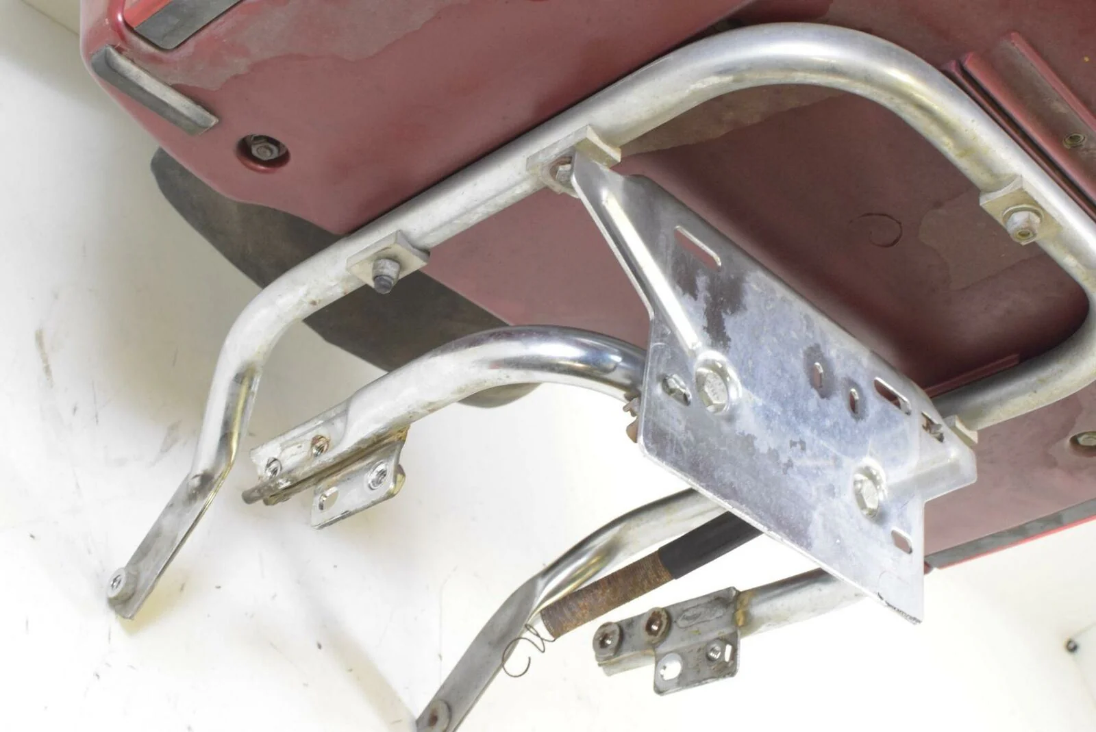 2006 Harley Touring FLHTCUI Electra Glide Rear Trunk Tour Pak 53128-06 - Image 8