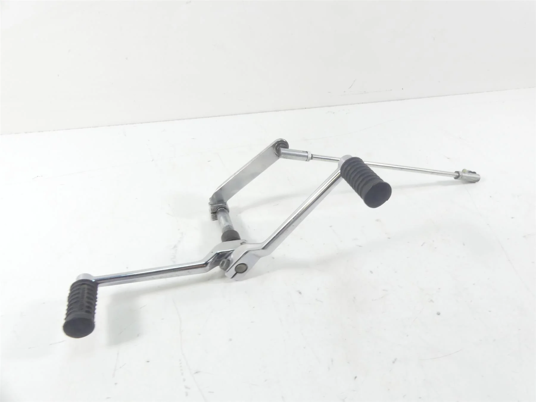 2006 Harley Touring FLHTCUI Electra Glide Shifter Lever & Linkage  33895-82E