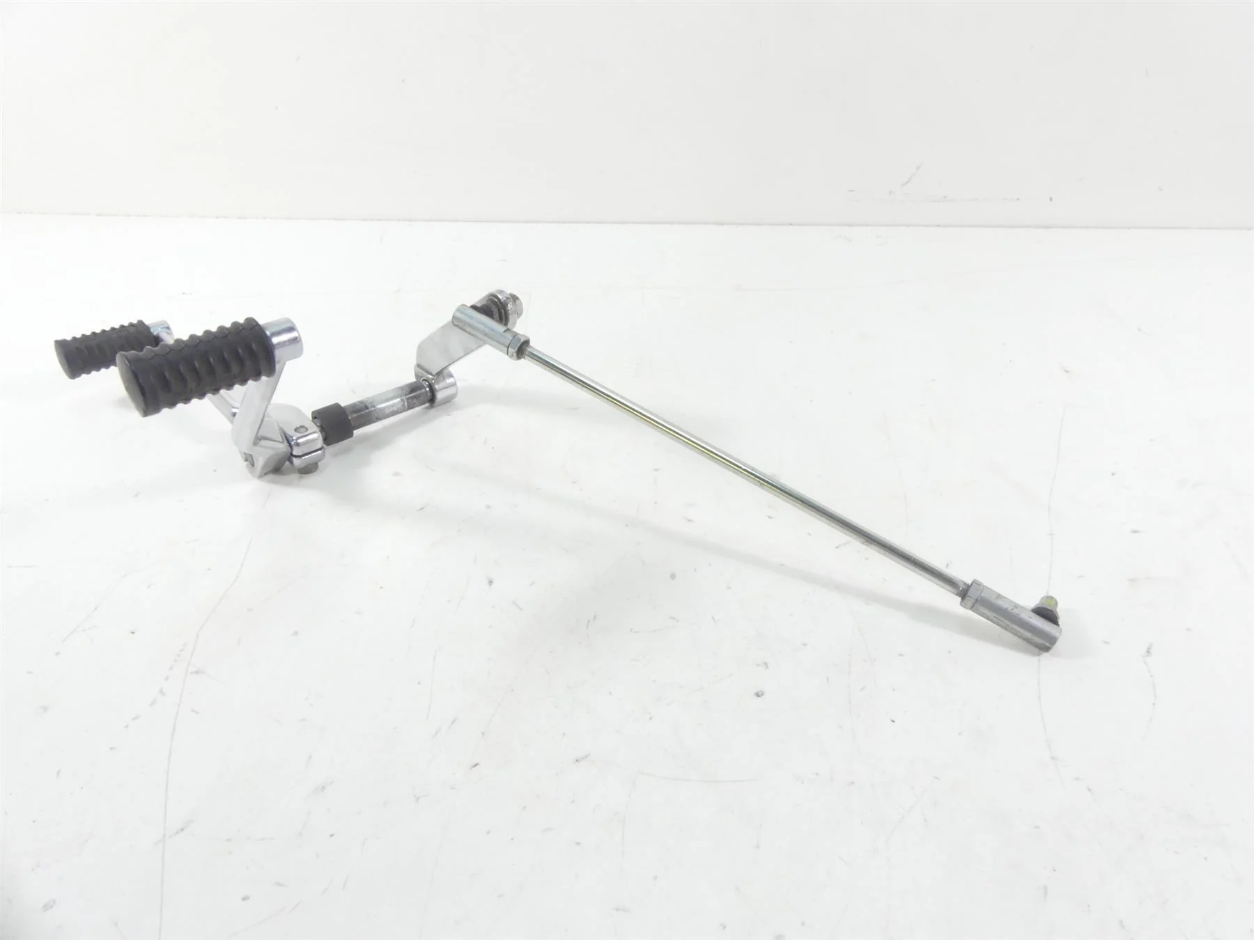 2006 Harley Touring FLHTCUI Electra Glide Shifter Lever & Linkage  33895-82E - Image 4