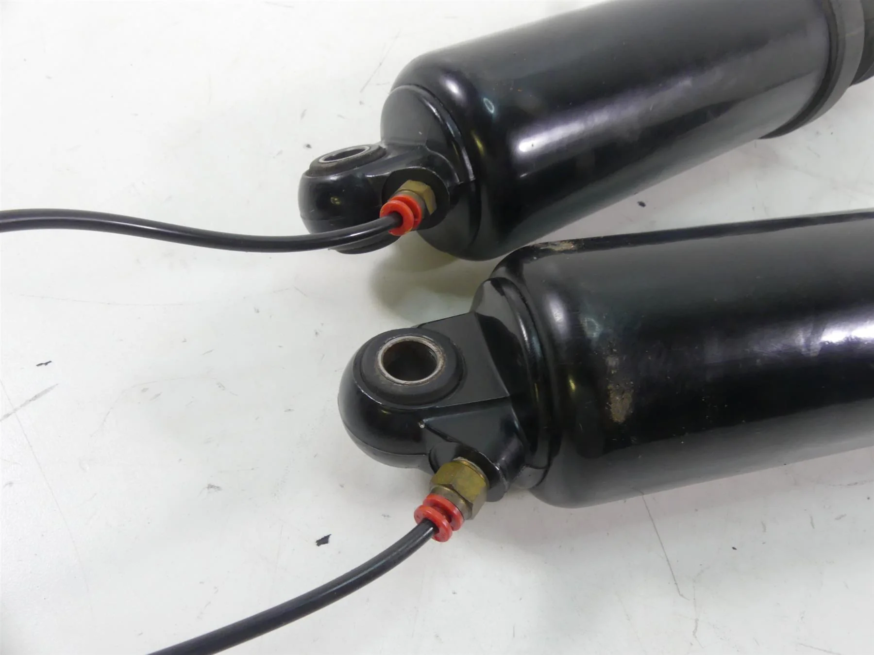 2006 Harley Touring FLHTCUI Electra Glide Showa Rear Shock Set 13" 54565-97C - Image 5