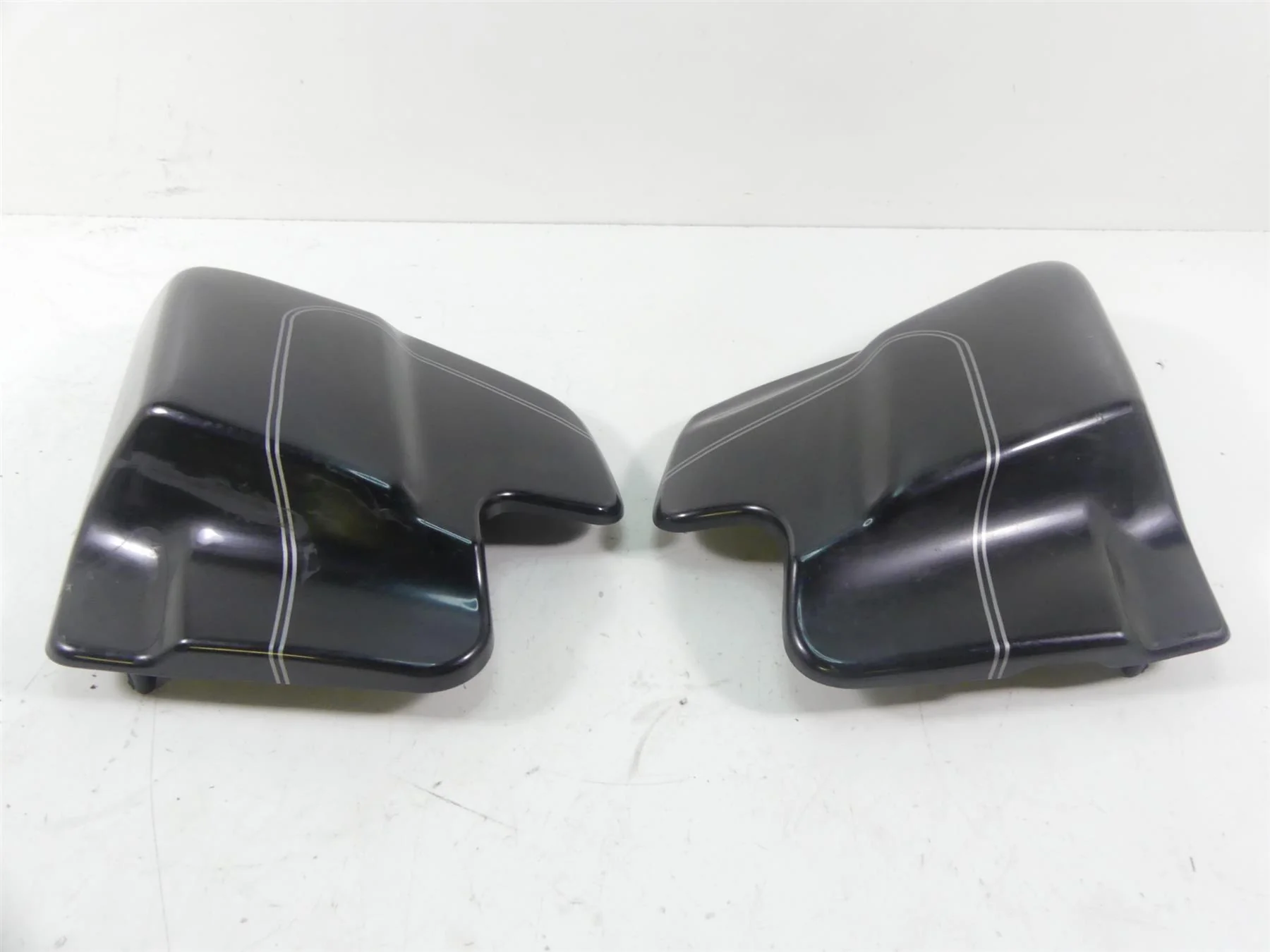 2006 Harley Touring FLHTCUI Electra Glide Side Covers Vivid Black 66250-97 - Image 2
