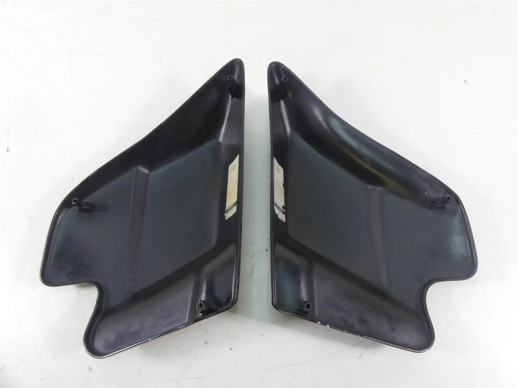 2006 Harley Touring FLHTCUI Electra Glide Side Covers Vivid Black 66250-97 - Image 5