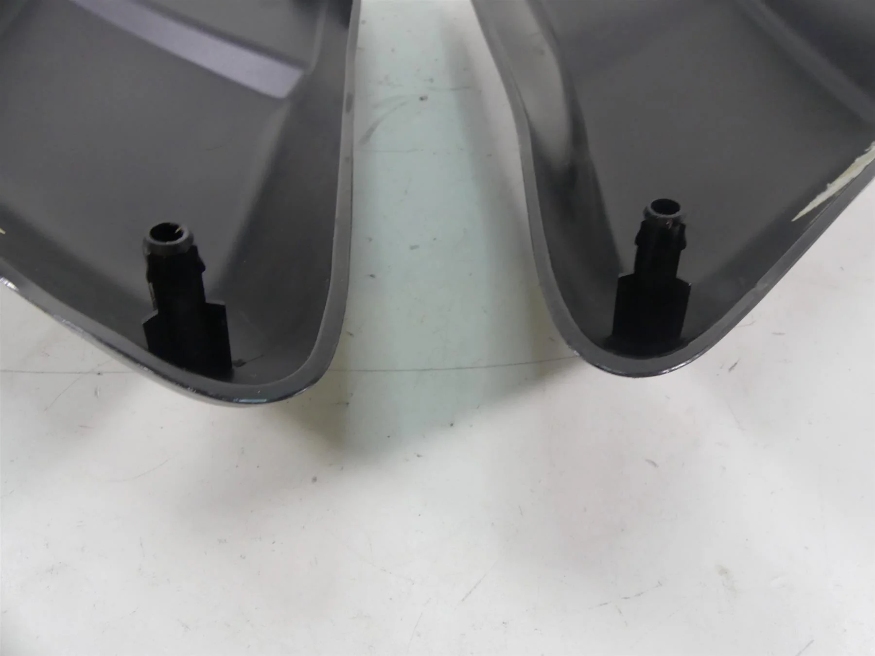 2006 Harley Touring FLHTCUI Electra Glide Side Covers Vivid Black 66250-97 - Image 8