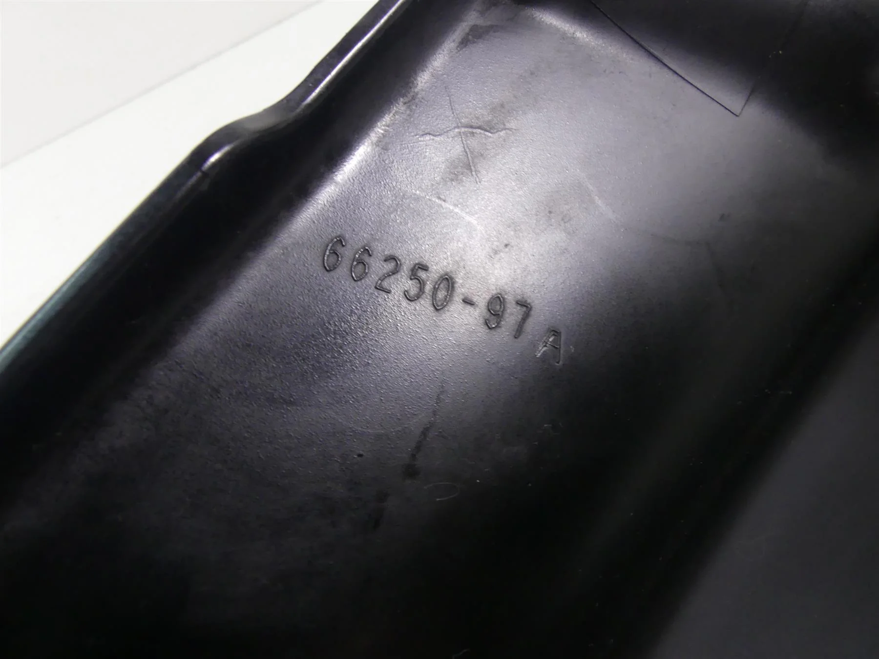 2006 Harley Touring FLHTCUI Electra Glide Side Covers Vivid Black 66250-97 - Image 9