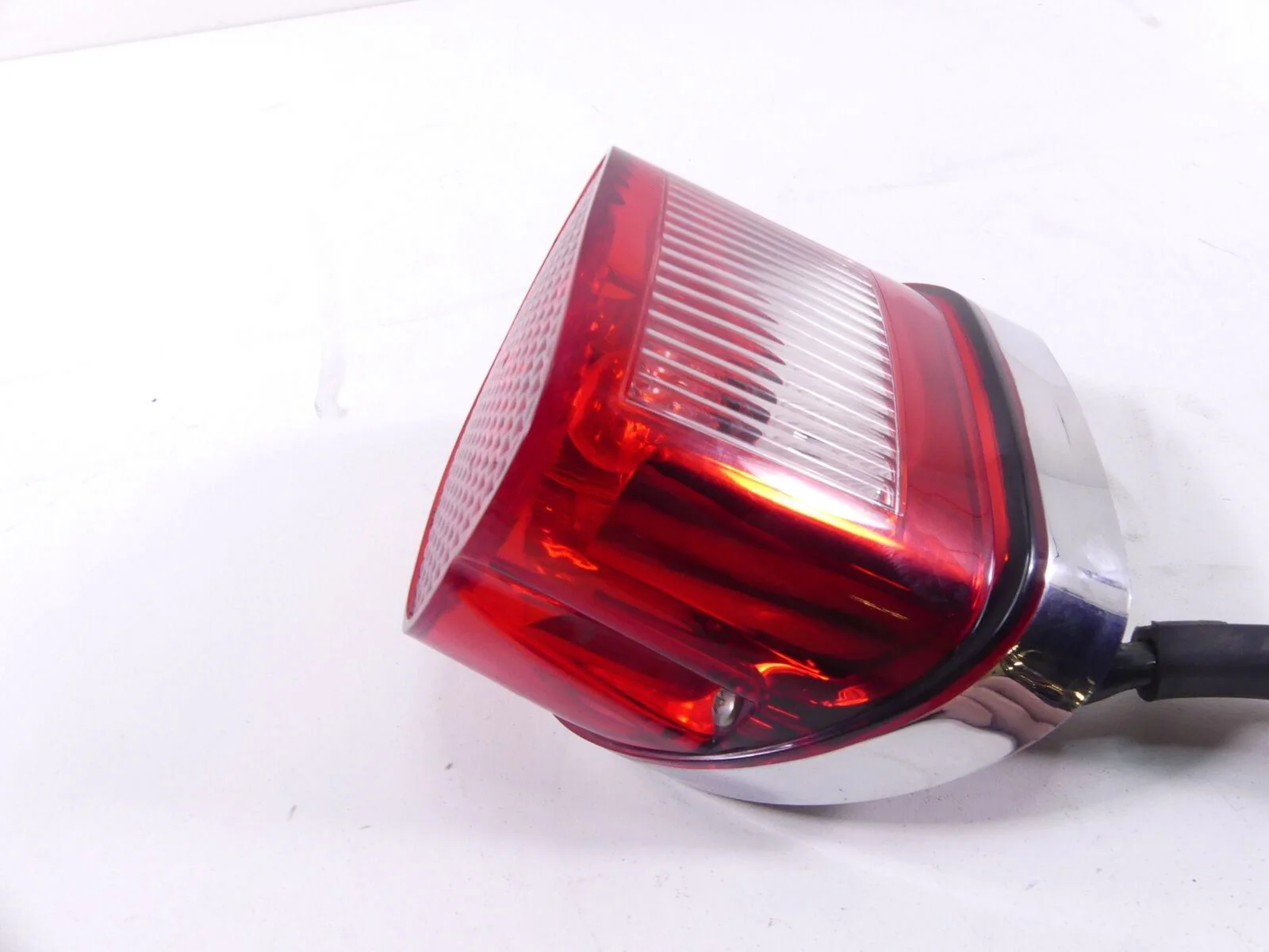 2006 Harley Touring FLHTCUI Electra Glide Taillight With Complete Wiring 68140-0 - Image 4