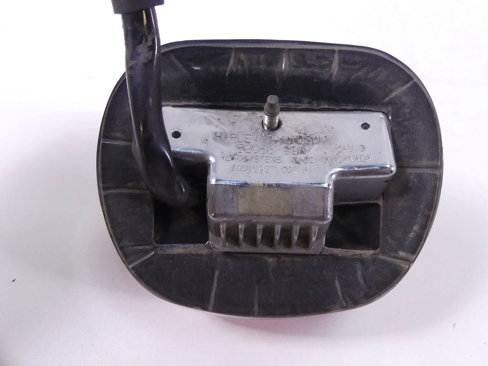 2006 Harley Touring FLHTCUI Electra Glide Taillight With Complete Wiring 68140-0 - Image 6