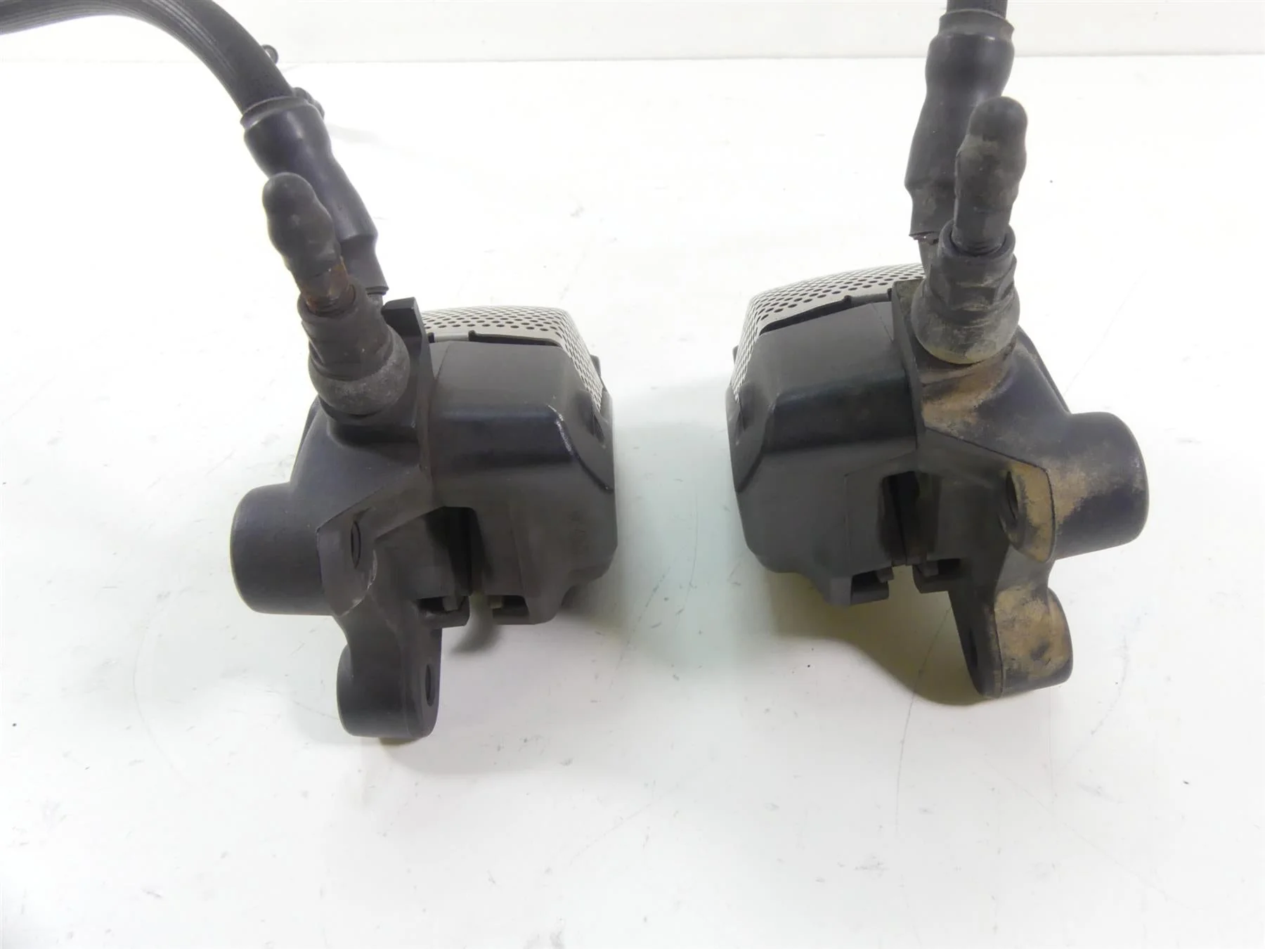 2006 Harley VRSCD Night V Rod Front Brembo Brake Caliper  Set 44731-06 44732-06 - Image 3
