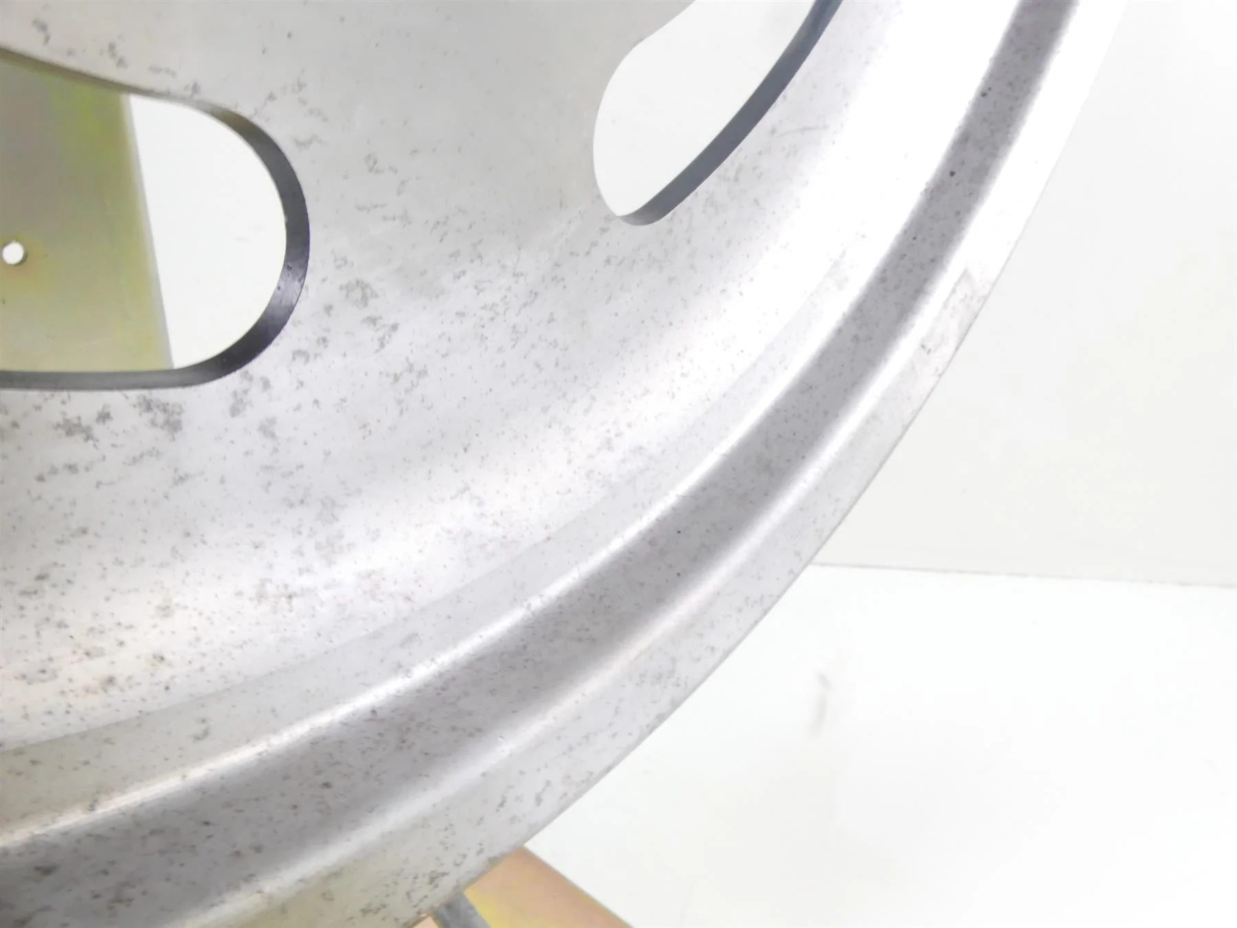 2006 Harley VRSCD Night V Rod Front Cast Wheel Rim 19x3 - Read 40868-06 - Image 10
