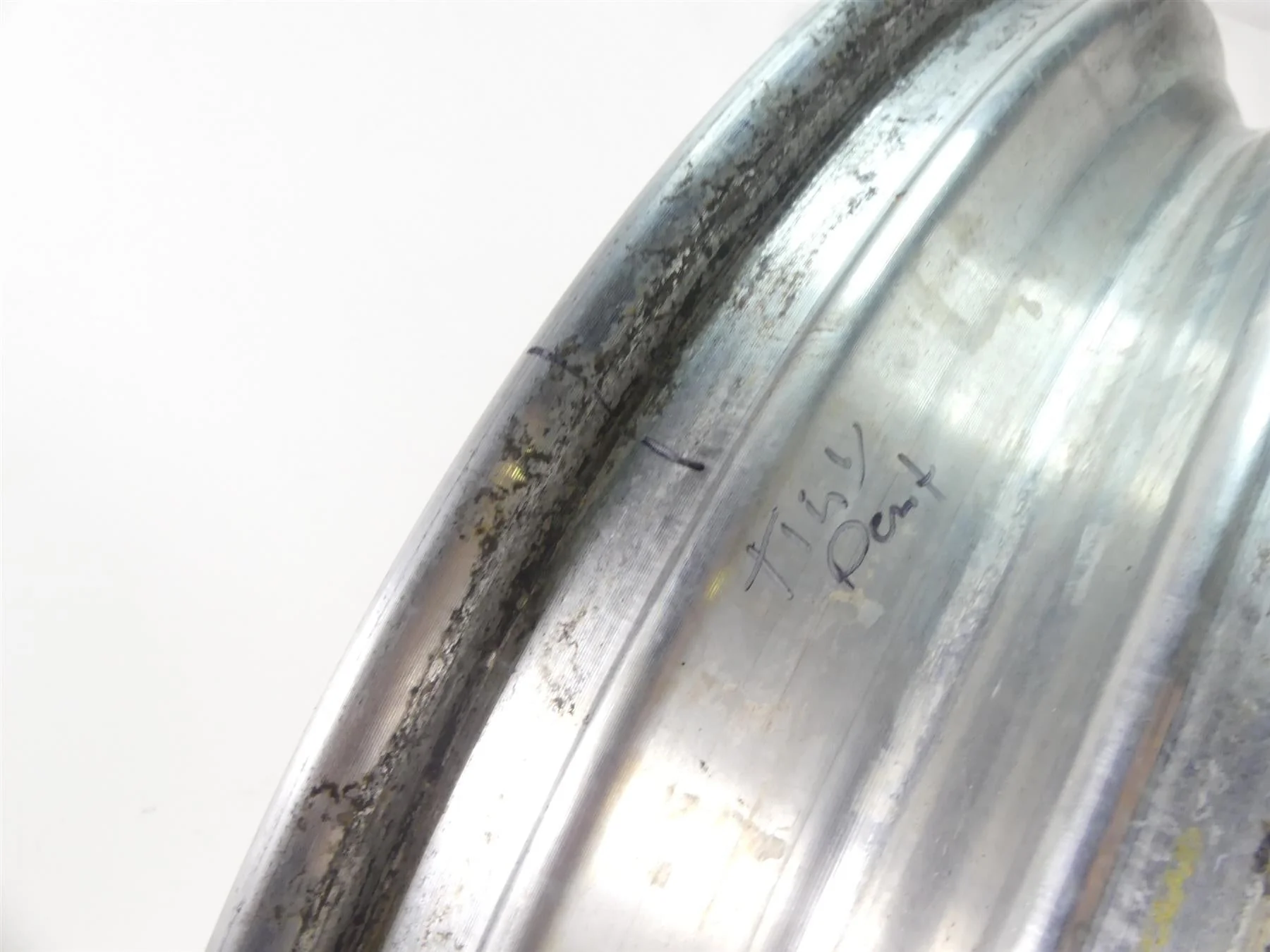 2006 Harley VRSCD Night V Rod Front Cast Wheel Rim 19x3 - Read 40868-06 - Image 5