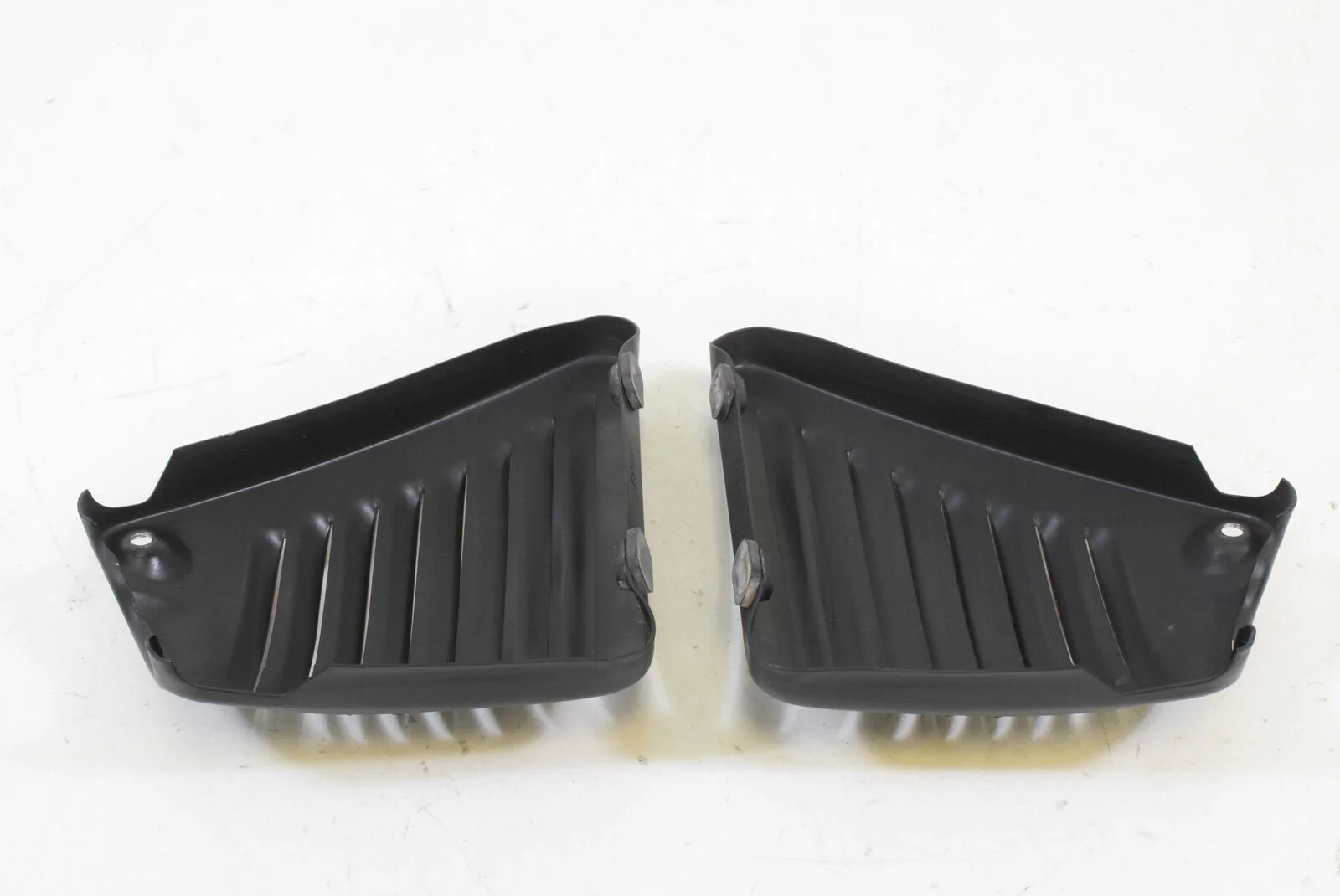 2006 Harley VRSCD Night V-Rod Neck Cover Fairing Set 66155-03BEO 66156-03BEO - Image 5