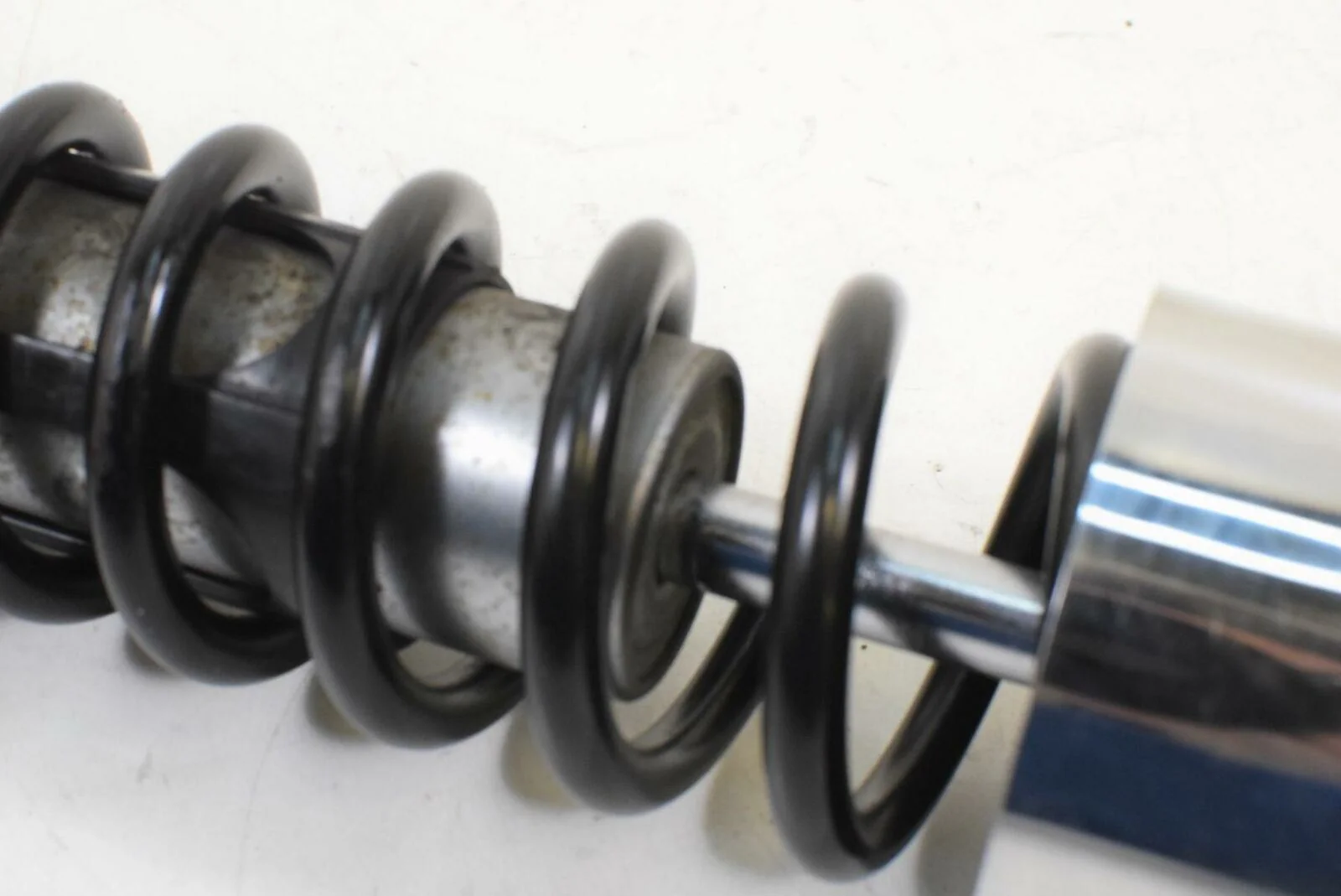 2006 Harley VRSCD Night V-Rod Rear 13" Damper Shock Set 54583-04 - Image 8