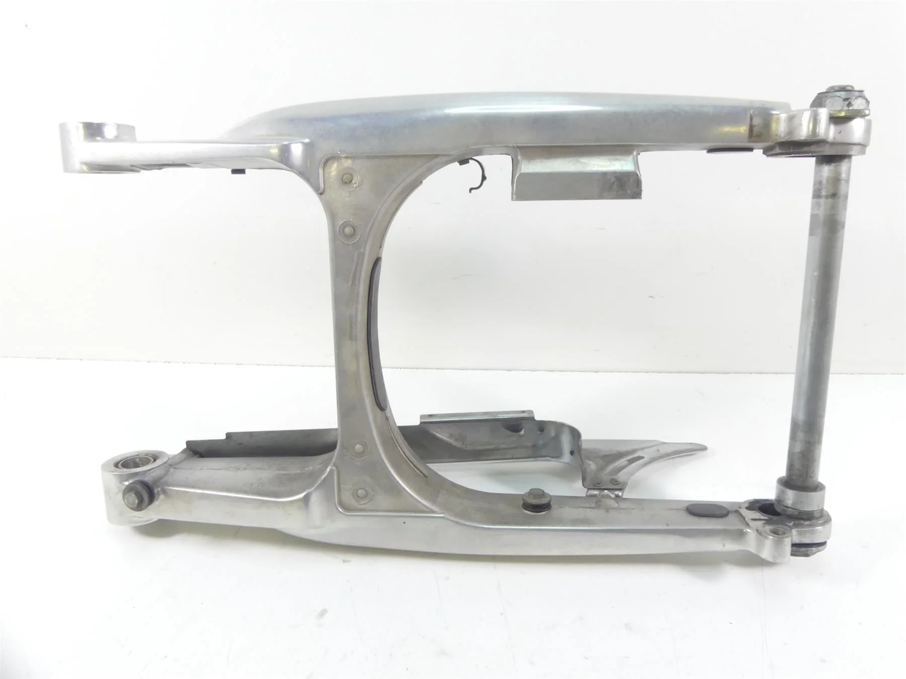 2006 Harley VRSCD Night V Rod Rear Swingarm Swing Arm & Axle Set 48372-05A - Image 8