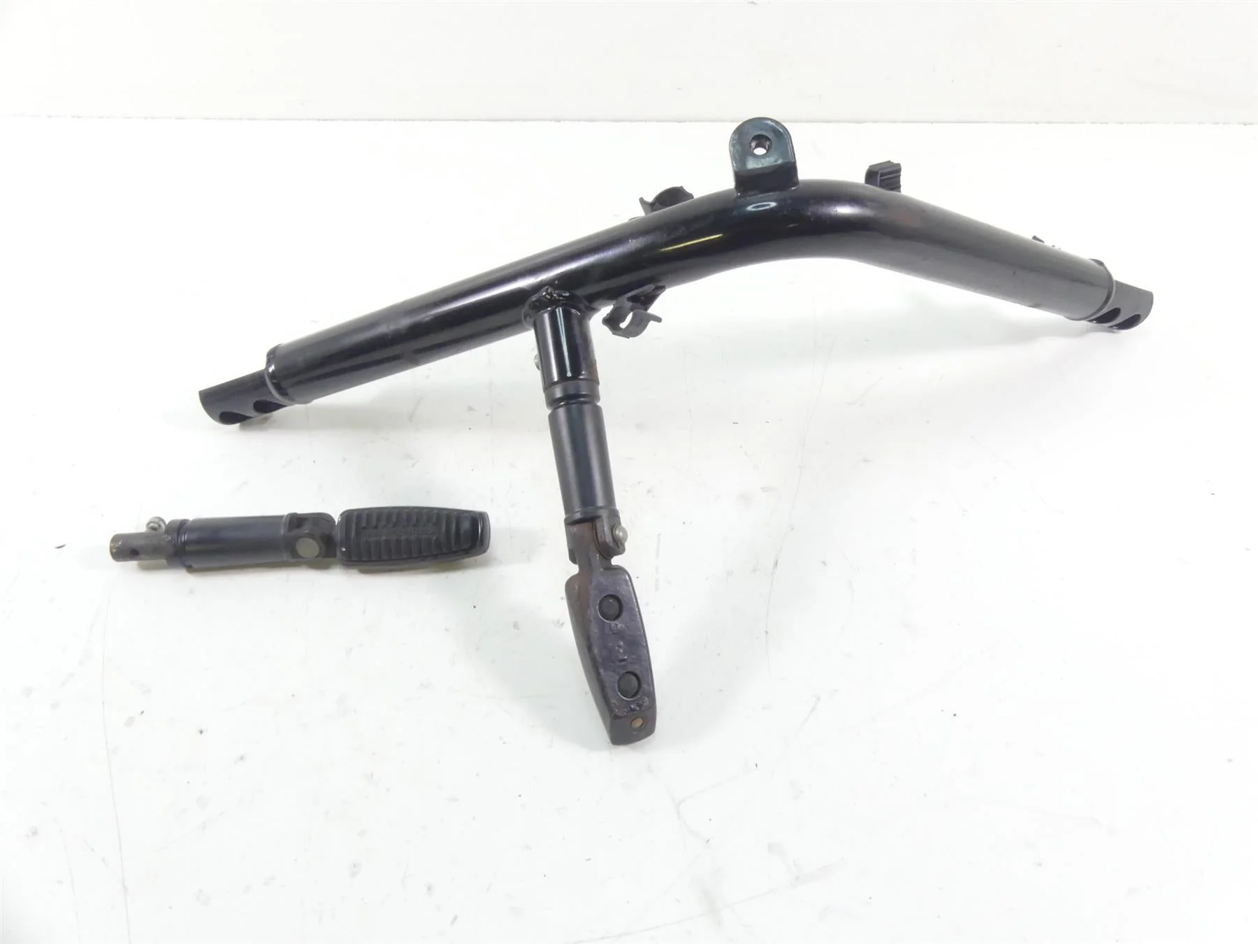 2006 Harley VRSCD Night V Rod Right Front Frame Downtube + Pegs 48067-06BK - Image 3