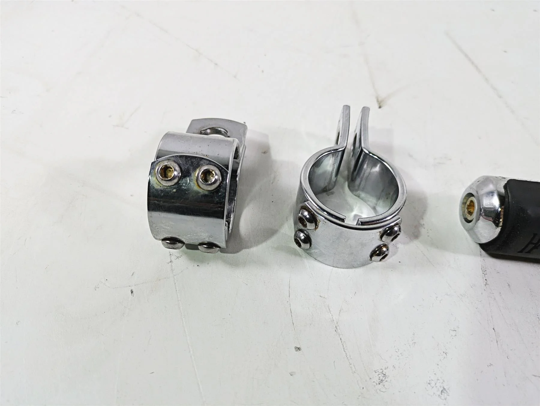 2006 Harley VRSCR Street V-Rod 1 Side Highway Foot Peg Rest Only - Image 3