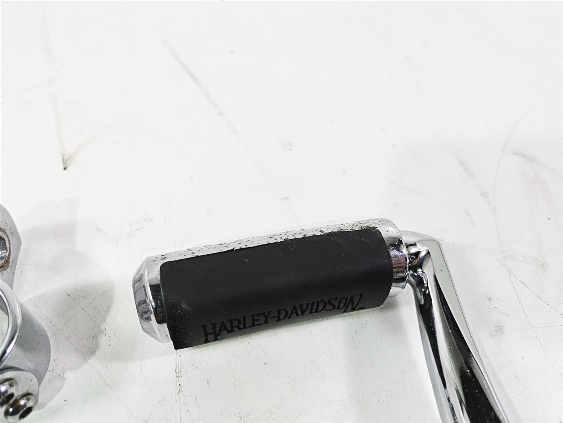 2006 Harley VRSCR Street V-Rod 1 Side Highway Foot Peg Rest Only - Image 5