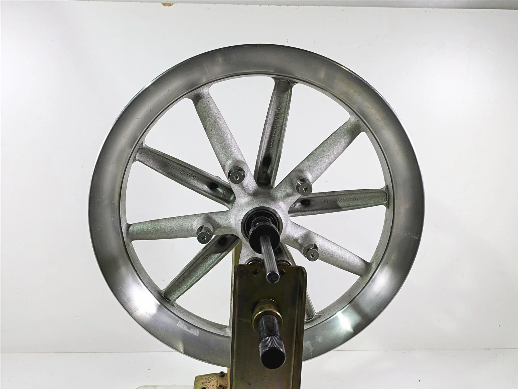 2006 Harley VRSCR Street V-Rod 10 Spoke Front Wheel Rim 19x3 43366-05