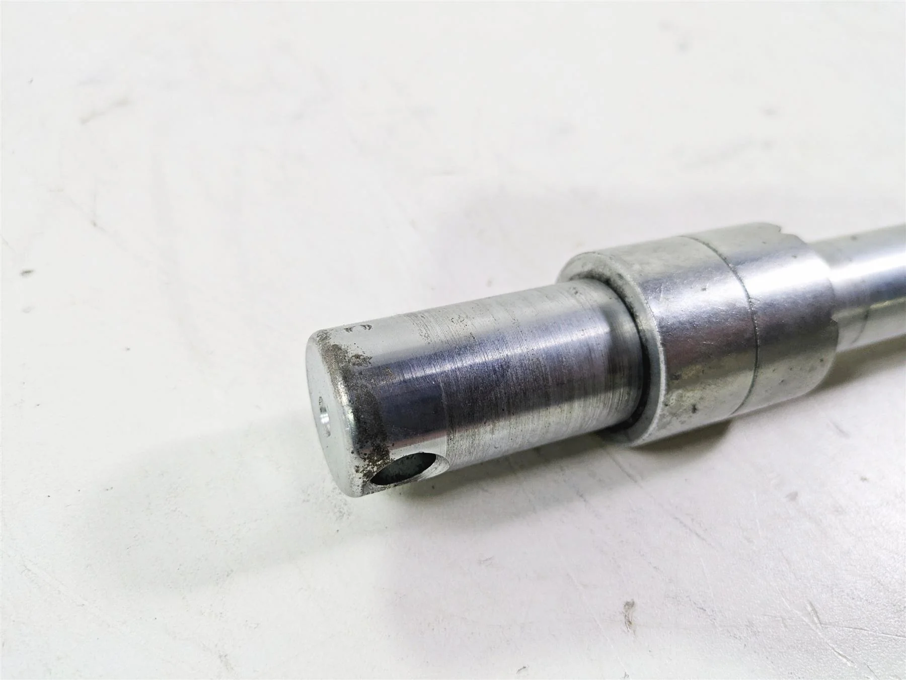 2006 Harley VRSCR Street V-Rod Front Axle Wheel Spindle 1" 41540-04 - Image 5