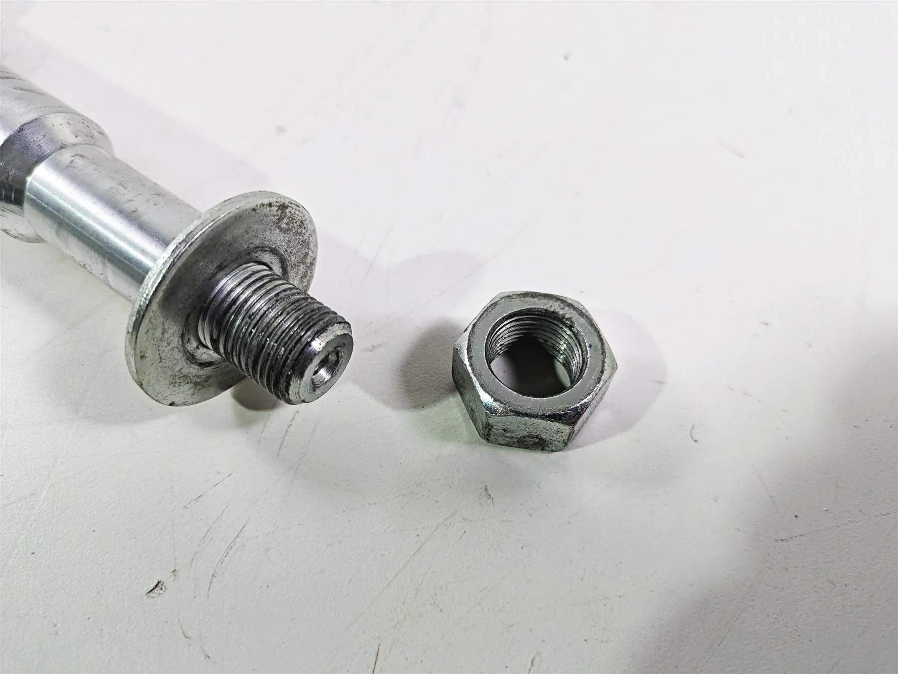 2006 Harley VRSCR Street V-Rod Front Axle Wheel Spindle 1" 41540-04 - Image 7