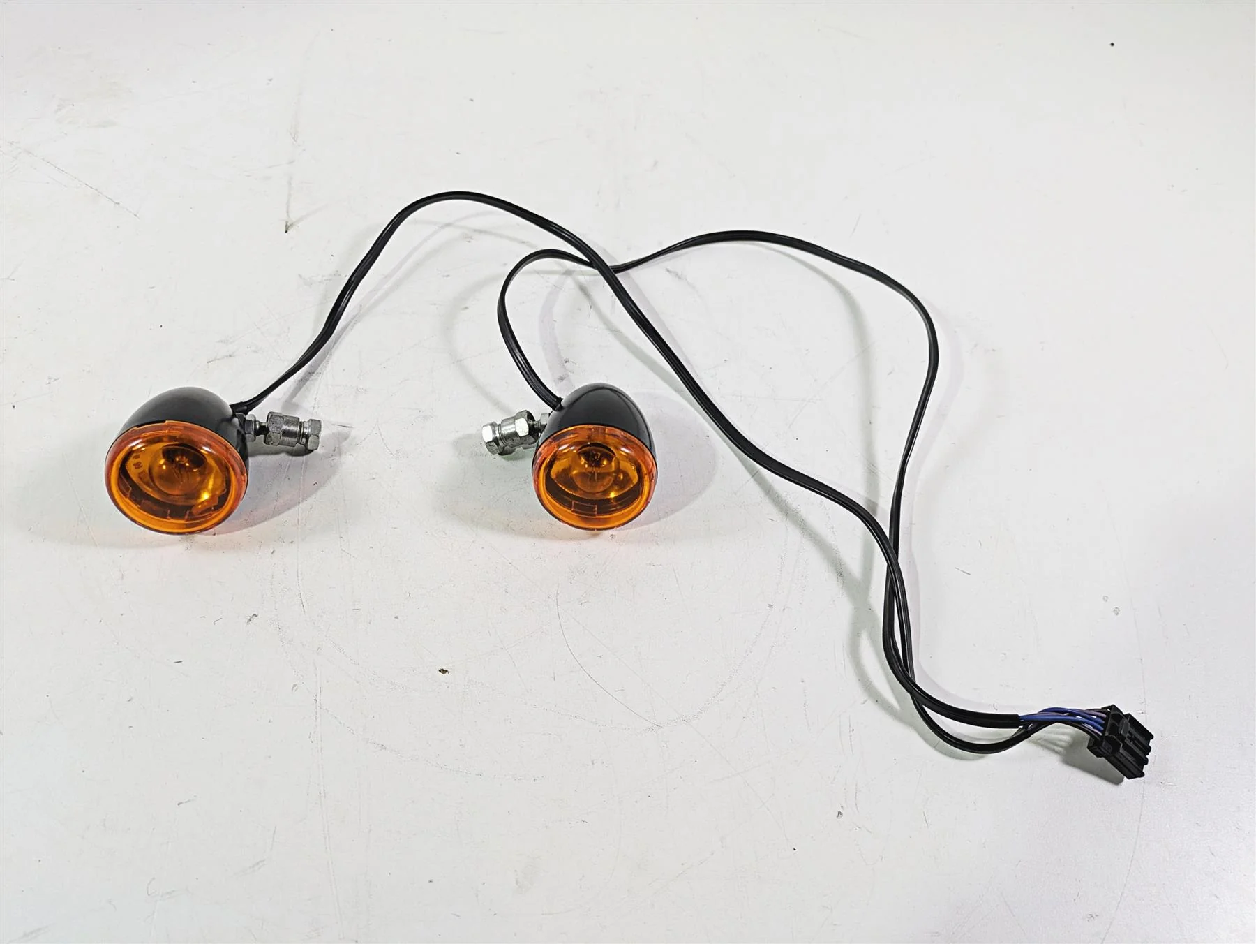 2006 Harley VRSCR Street V-Rod Front Blinker Turn Signal Set 68804-06