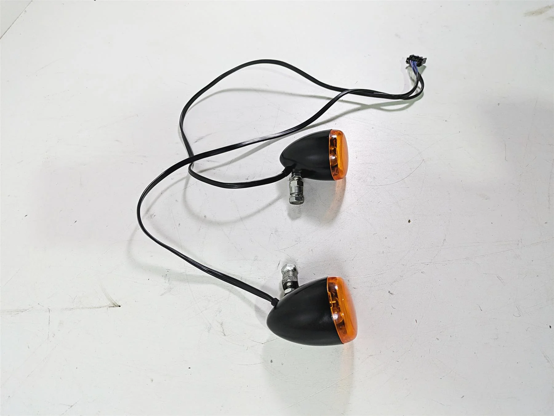 2006 Harley VRSCR Street V-Rod Front Blinker Turn Signal Set 68804-06 - Image 2