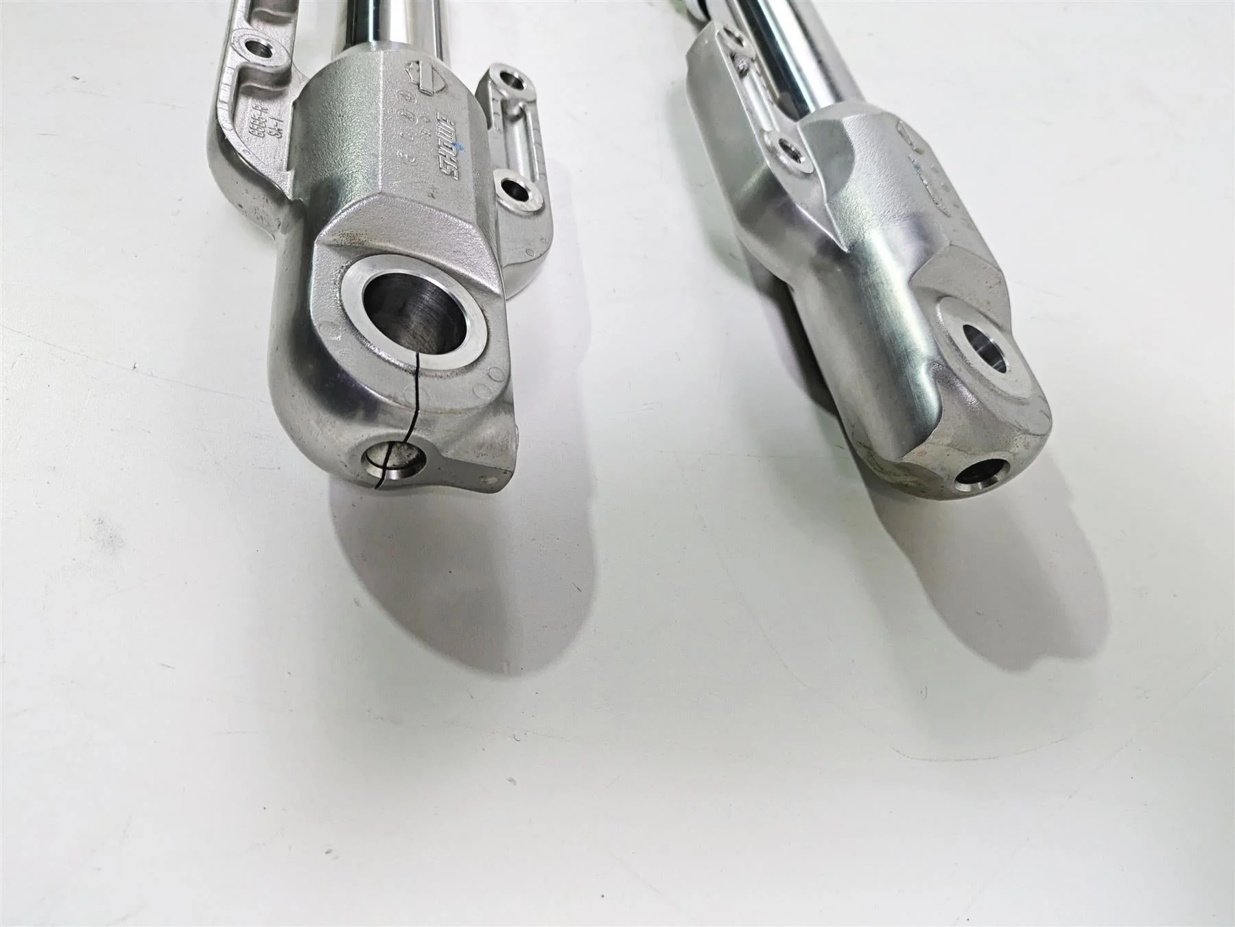 2006 Harley VRSCR Street V-Rod Front Fork Leg Set Straight 46774-06 46775-06 - Image 12