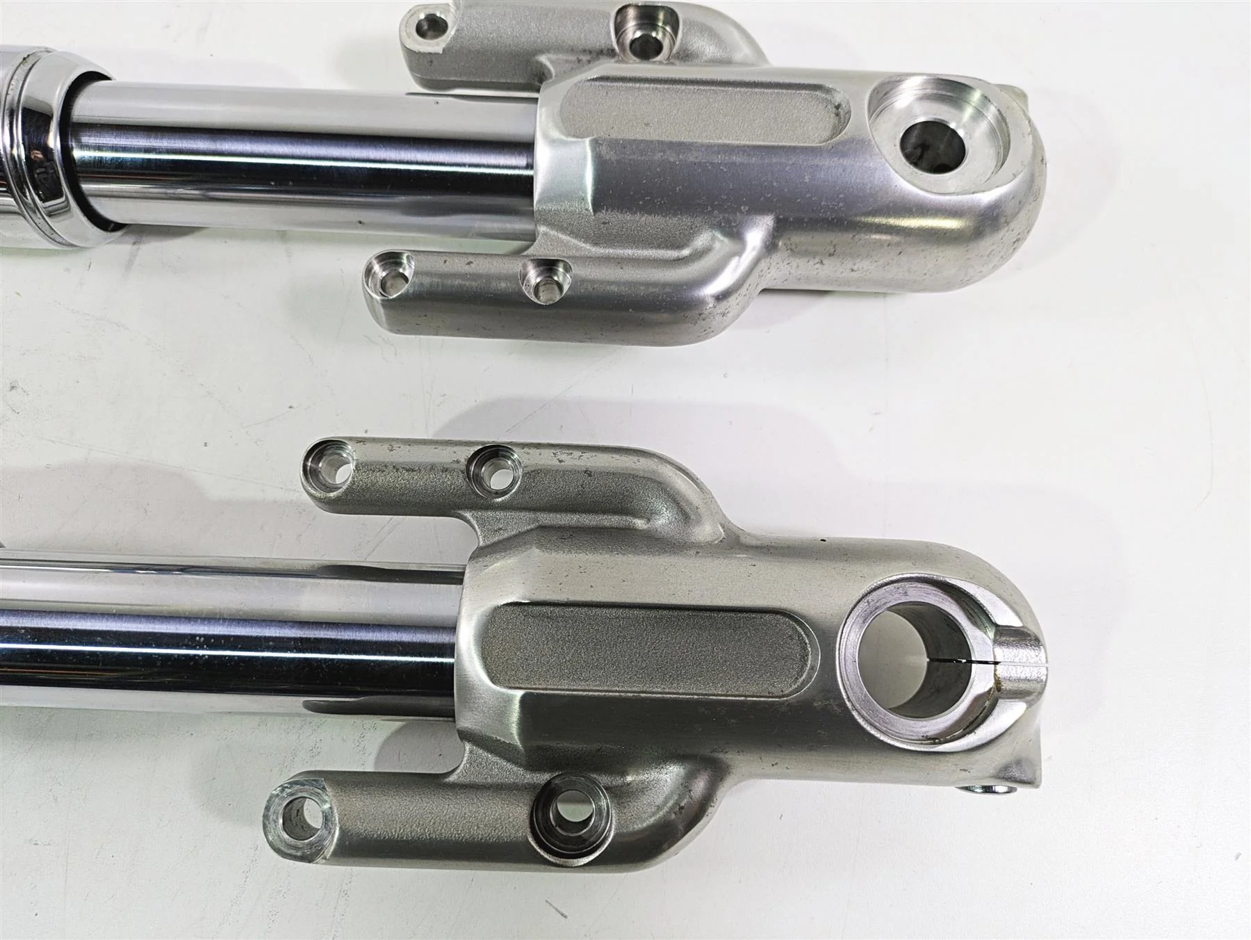 2006 Harley VRSCR Street V-Rod Front Fork Leg Set Straight 46774-06 46775-06 - Image 3