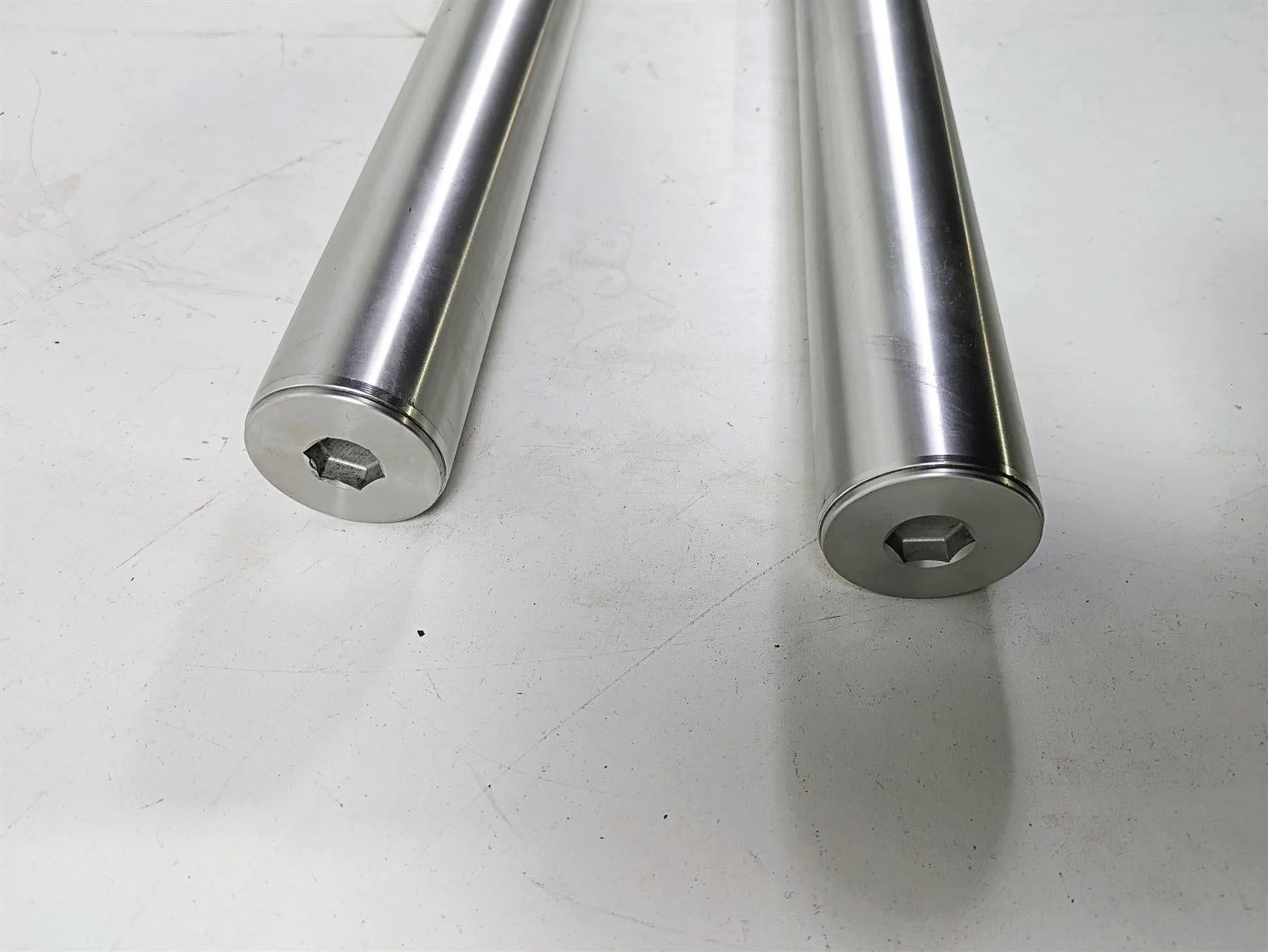 2006 Harley VRSCR Street V-Rod Front Fork Leg Set Straight 46774-06 46775-06 - Image 5