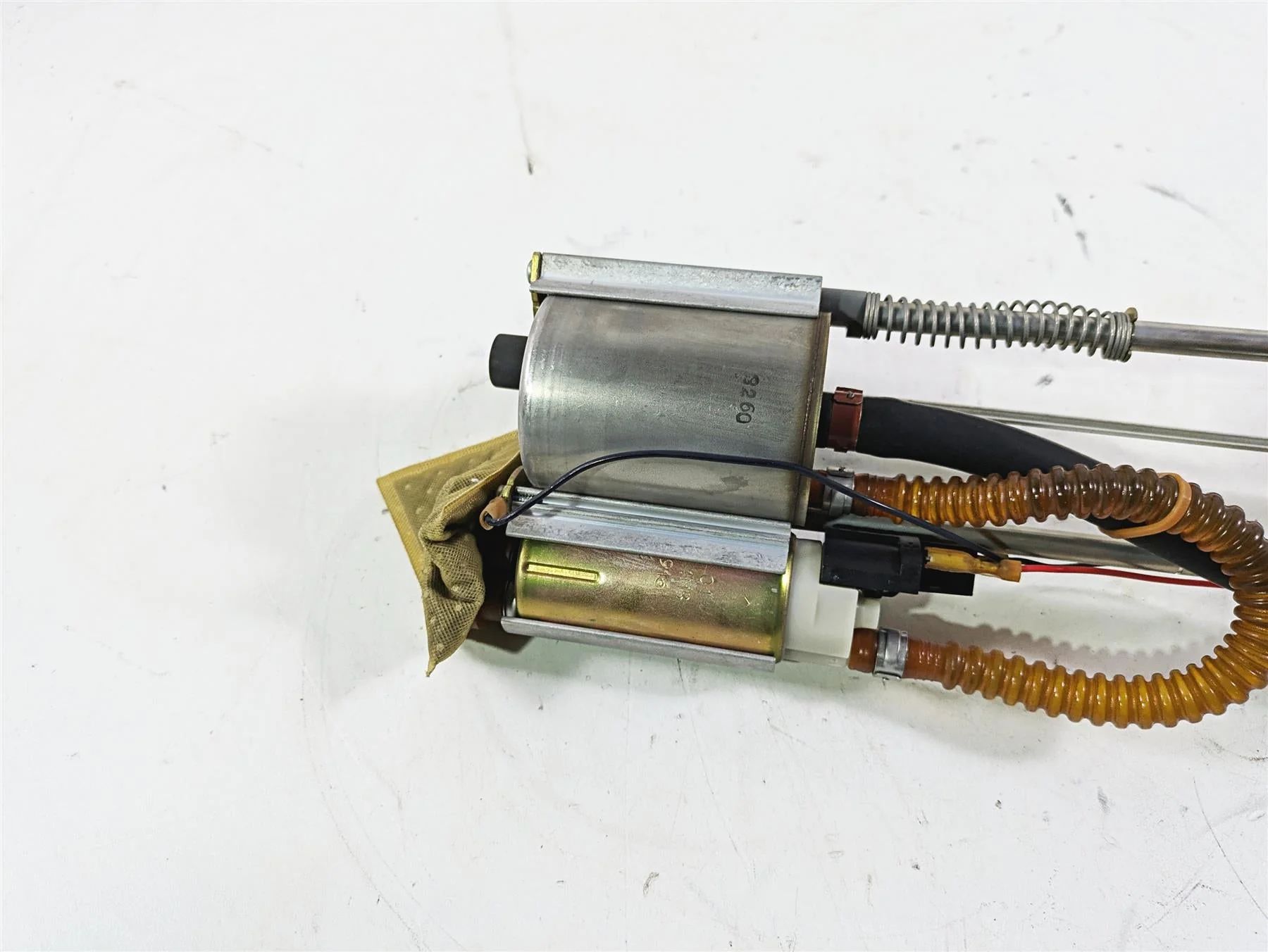 2006 Harley VRSCR Street V-Rod Fuel Gas Petrol Pump 75146-06 75272-06 - Image 6