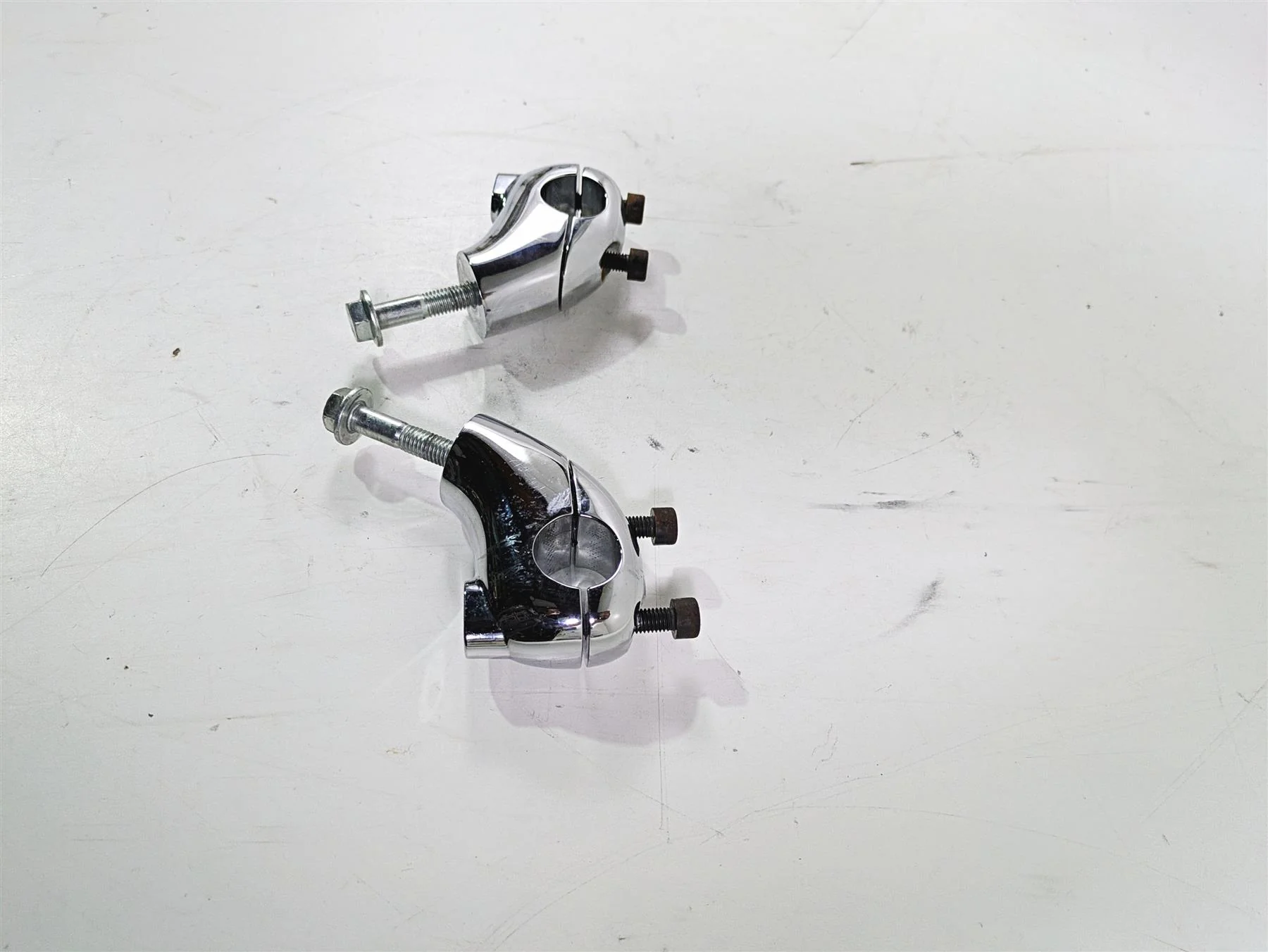 2006 Harley VRSCR Street V-Rod Handlebar Riser Mount Set  55945-06 55995-06 - Image 3