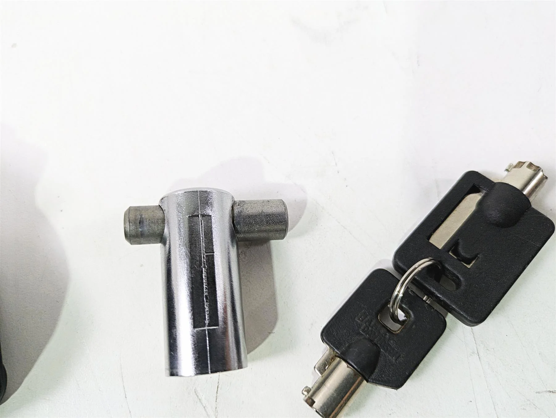 2006 Harley VRSCR Street V-Rod Ignition Switch Key Lock Set 71404-06 - Image 7