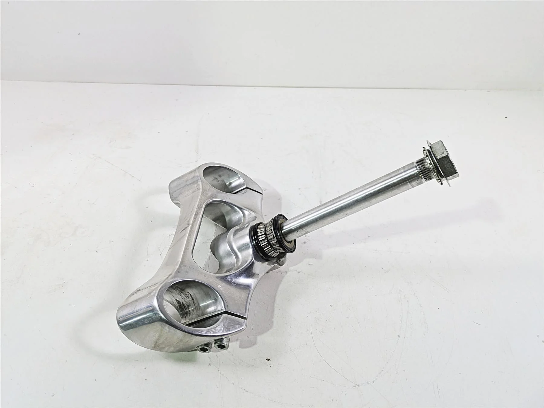 2006 Harley VRSCR Street V-Rod Lower Triple Tree Steering Clamp 46781-06A - Image 2
