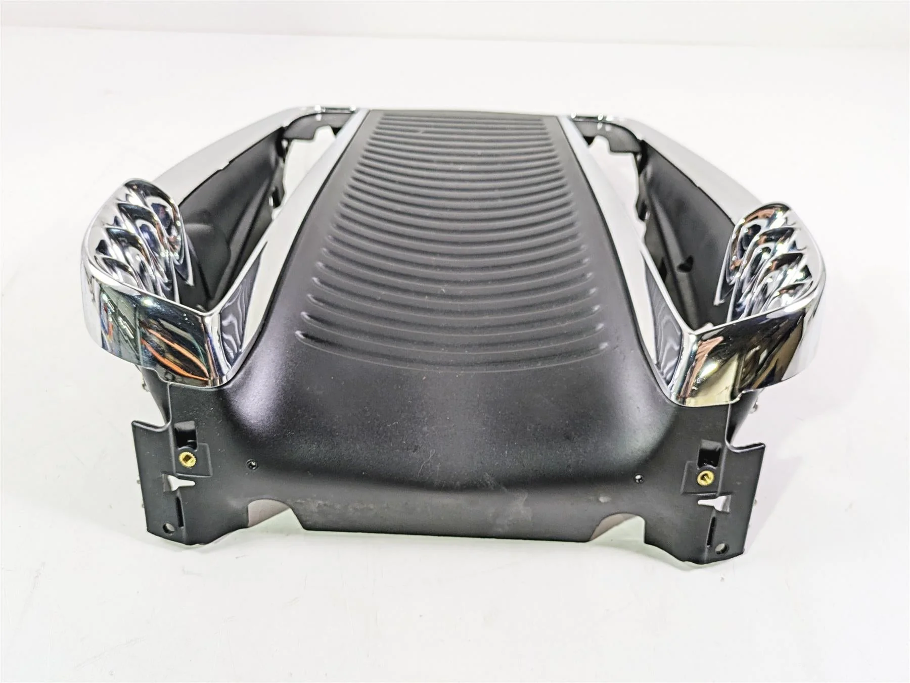 2006 Harley VRSCR Street V-Rod Radiator Center Cover Fairing 26788-01 - Image 2