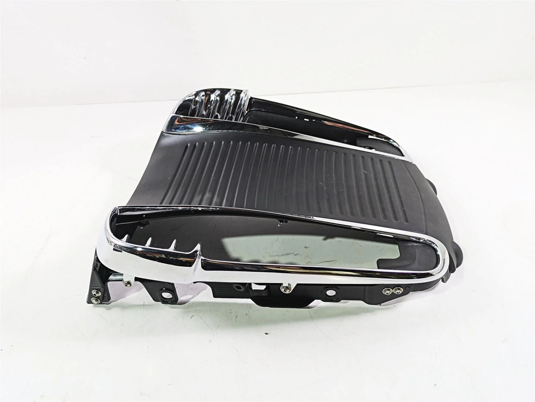2006 Harley VRSCR Street V-Rod Radiator Center Cover Fairing 26788-01 - Image 3