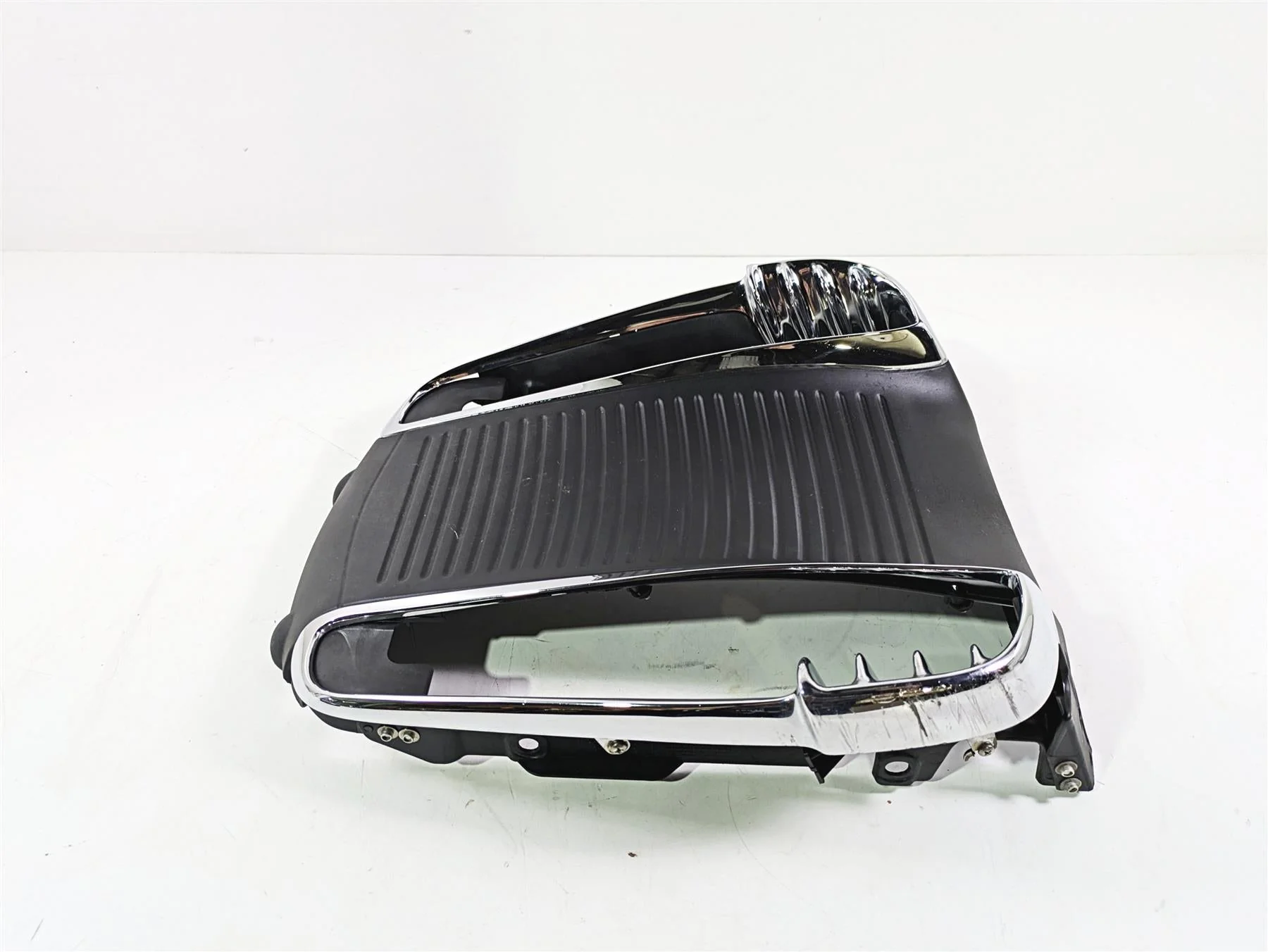 2006 Harley VRSCR Street V-Rod Radiator Center Cover Fairing 26788-01 - Image 5