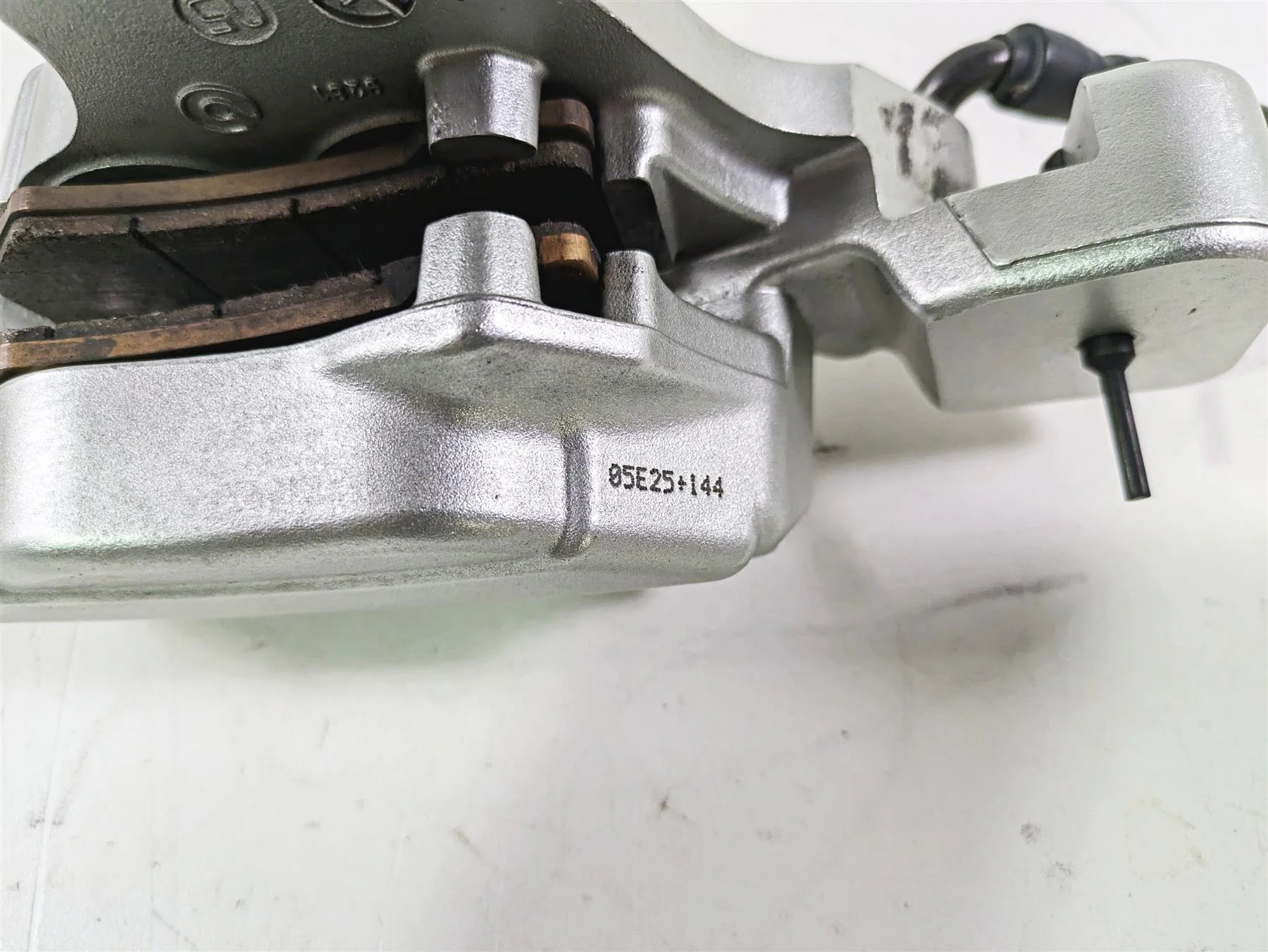 2006 Harley VRSCR Street V-Rod Rear Brake Caliper Silver 44557-06A - Image 10
