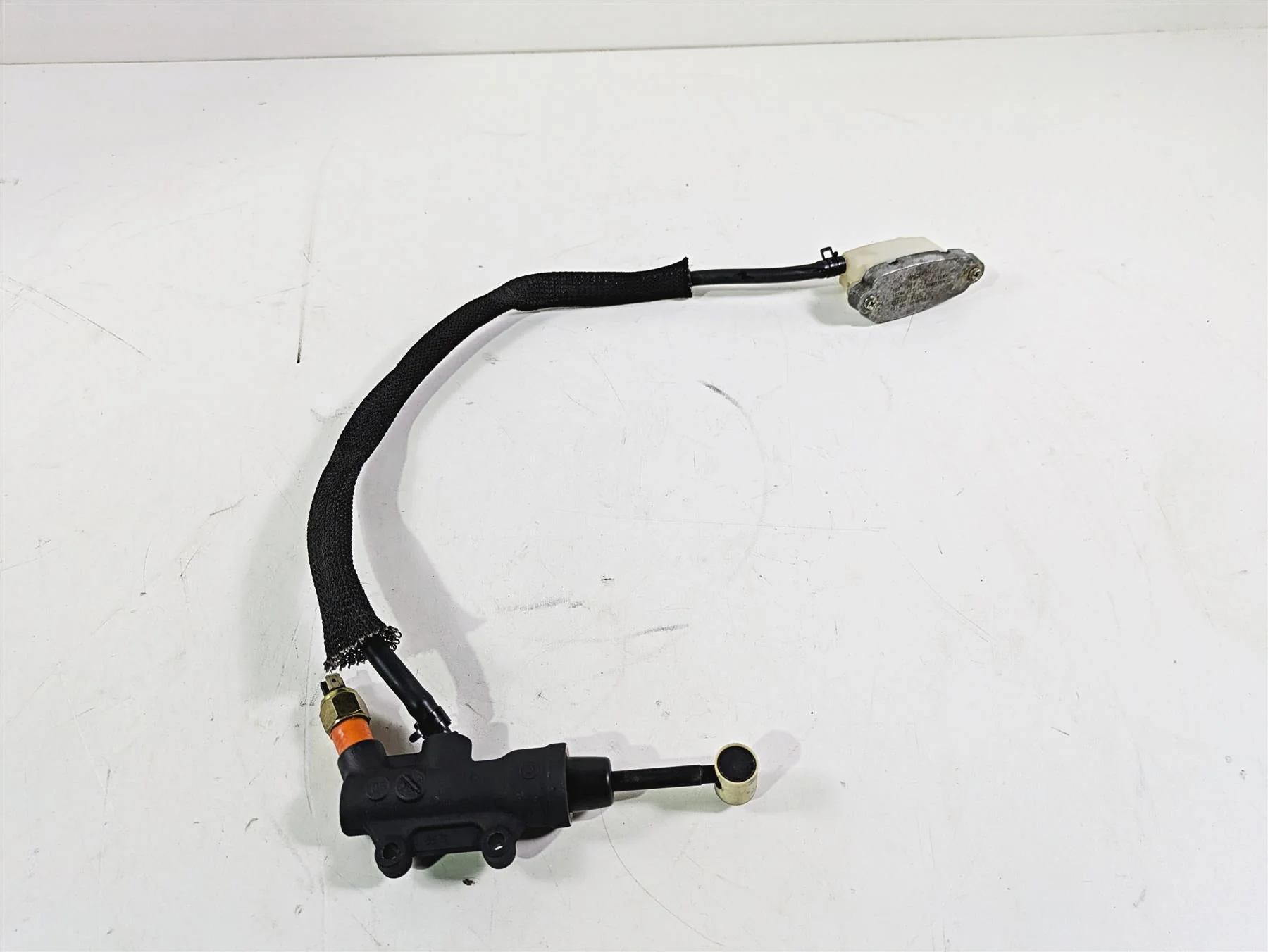 2006 Harley VRSCR Street V-Rod Rear Brake Master Cylinder 44571-06C