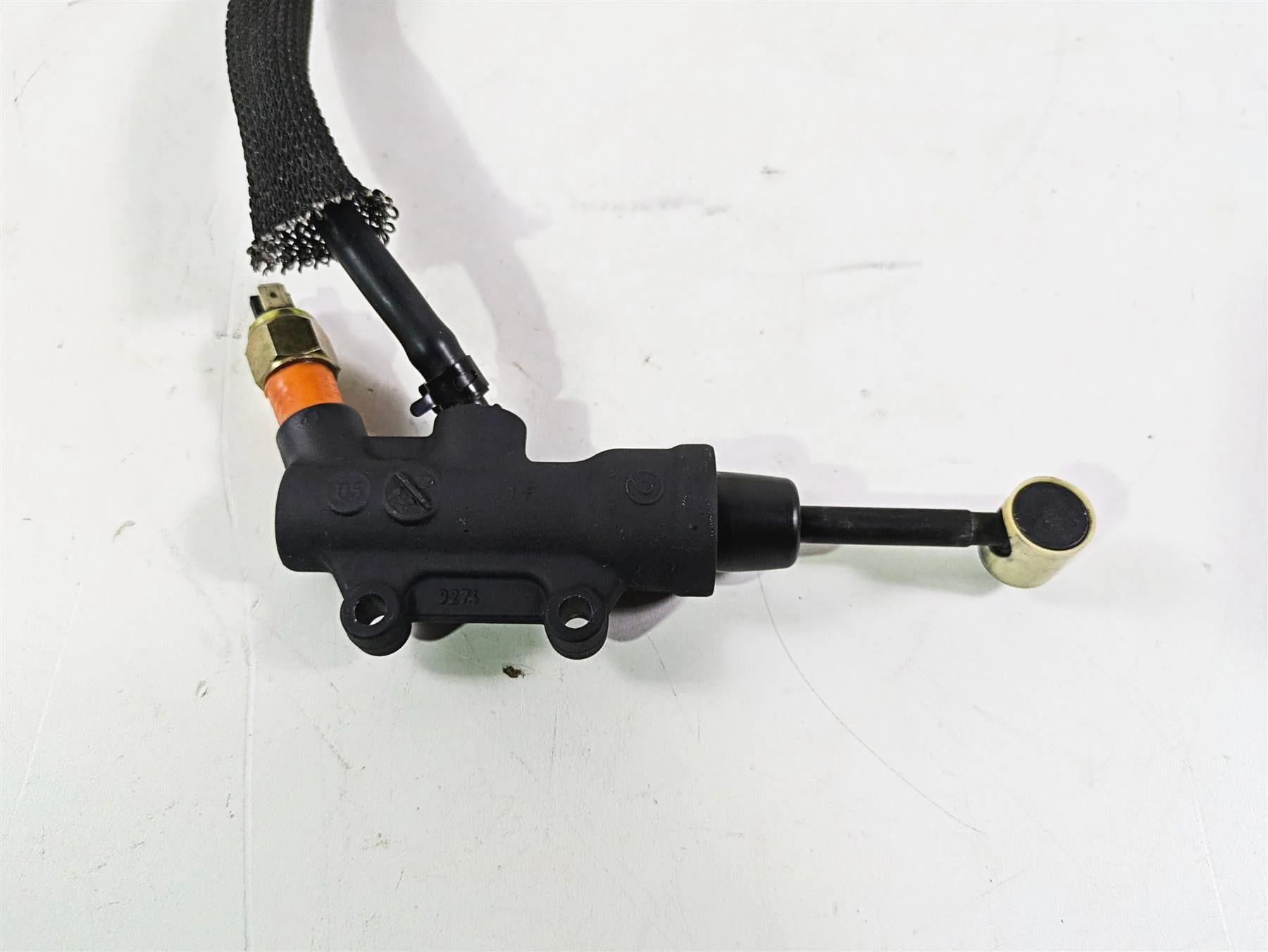 2006 Harley VRSCR Street V-Rod Rear Brake Master Cylinder 44571-06C - Image 5