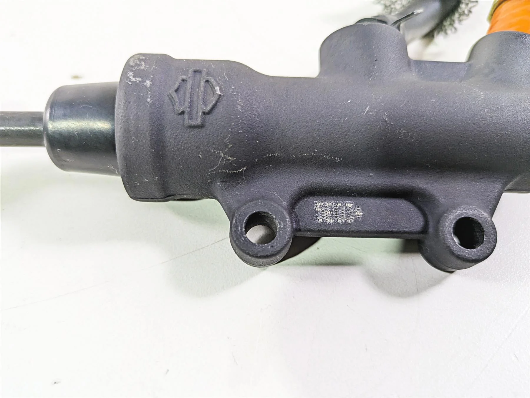 2006 Harley VRSCR Street V-Rod Rear Brake Master Cylinder 44571-06C - Image 8