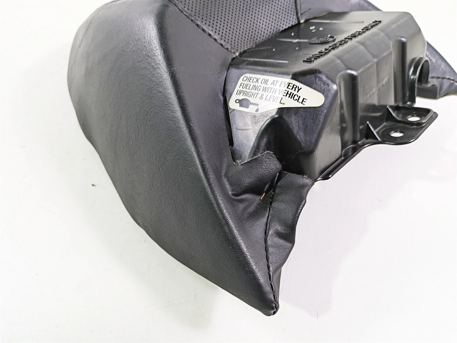 2006 Harley VRSCR Street V-Rod Rear Passenger Seat Saddle 52416-06 - Image 9