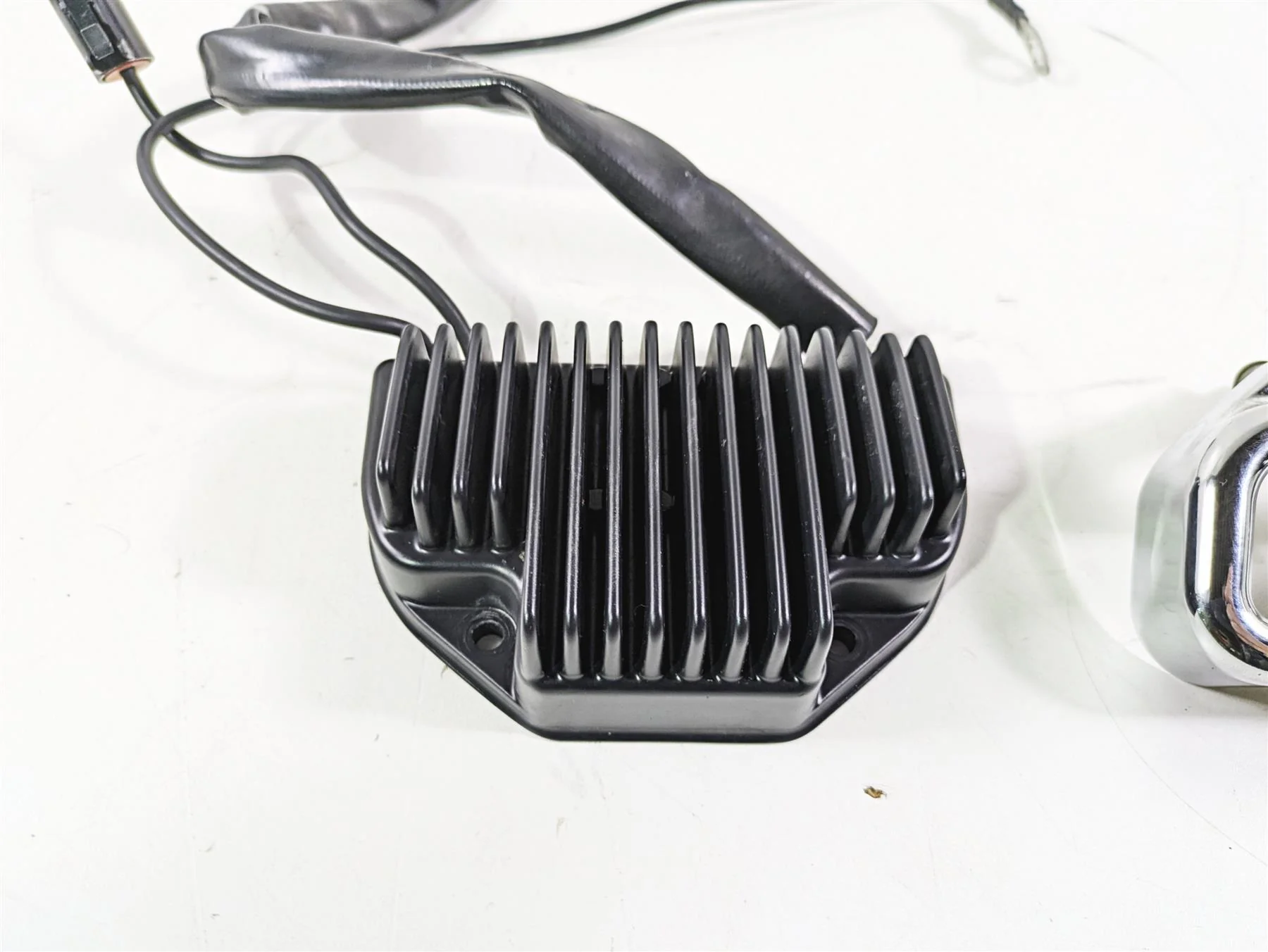 2006 Harley VRSCR Street V-Rod Rectifier Voltage Regulator 74440-01 - Image 4