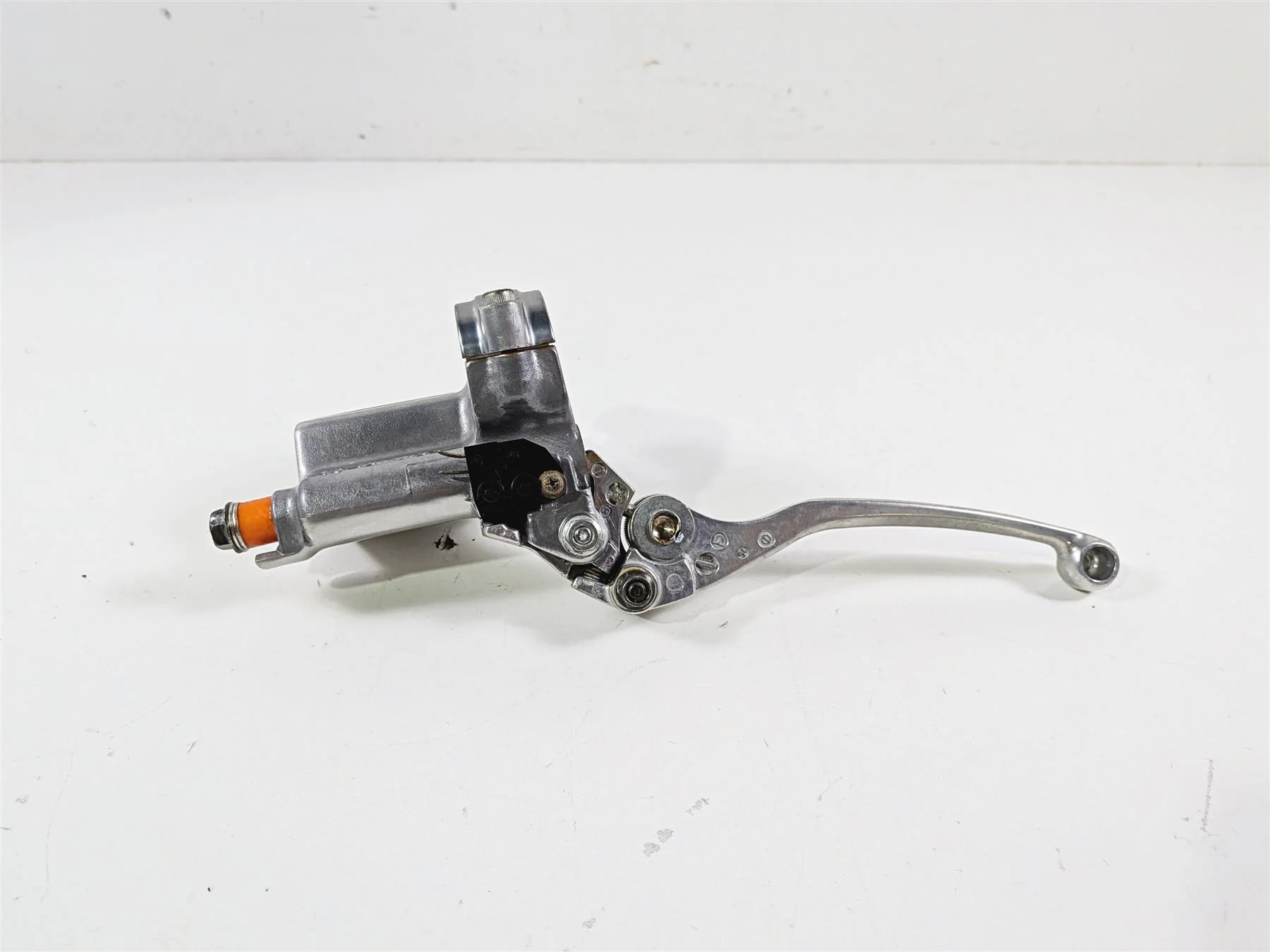 2006 Suzuki C90 VL1500T Boulevard Front Brake Master Cylinder 5/8 59600-10F40 - Image 5